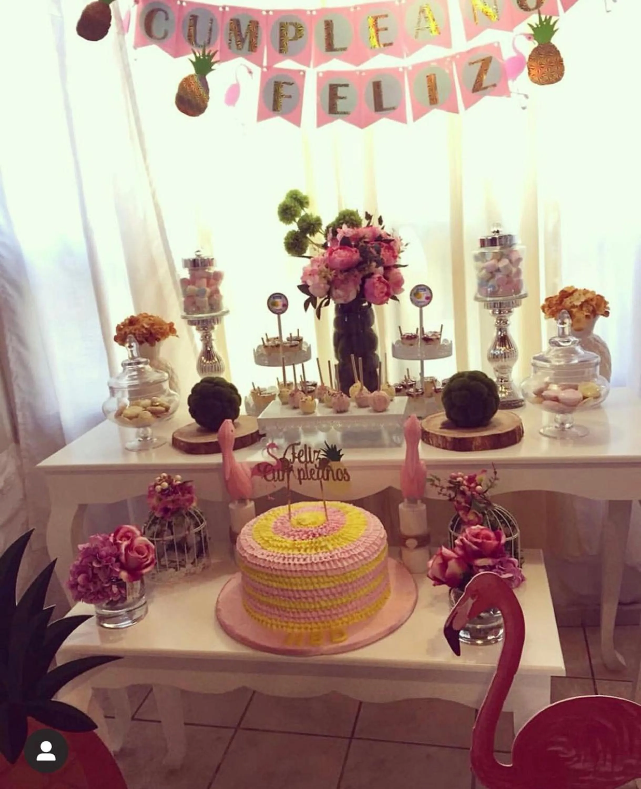 Food and drinks in Hotel Restaurant Hamilton