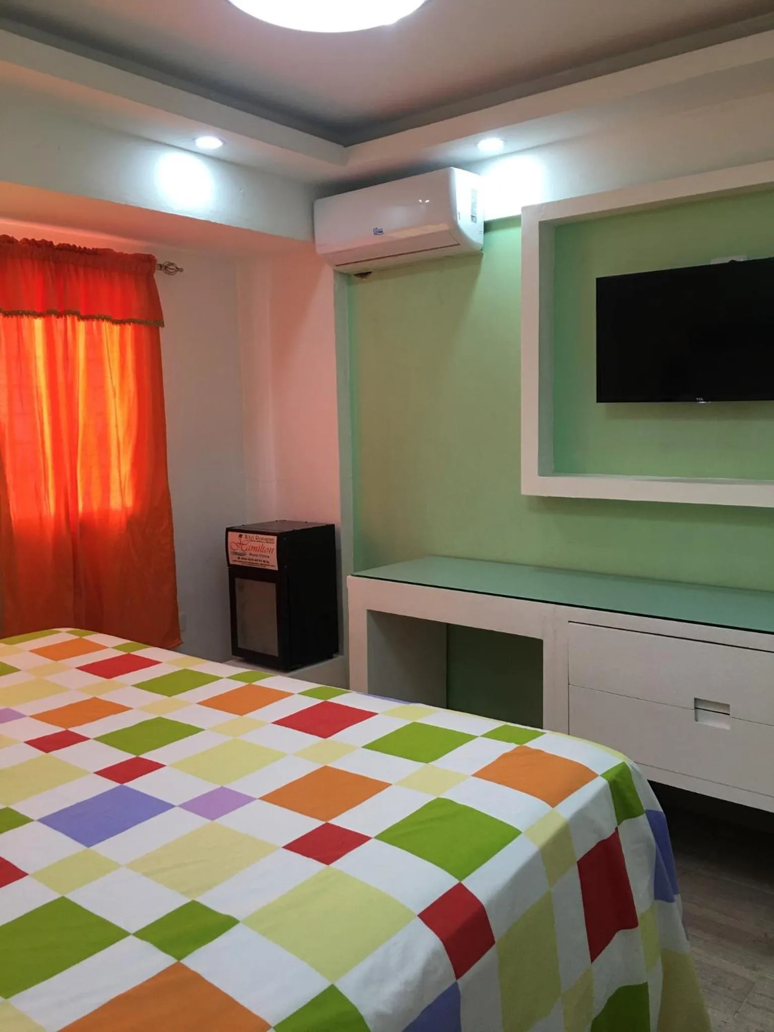 Bed in Hotel Restaurant Hamilton