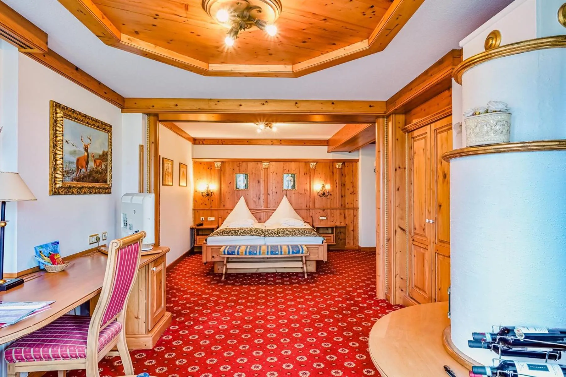 Photo of the whole room, Bed in Schloss Hotel Holzrichter