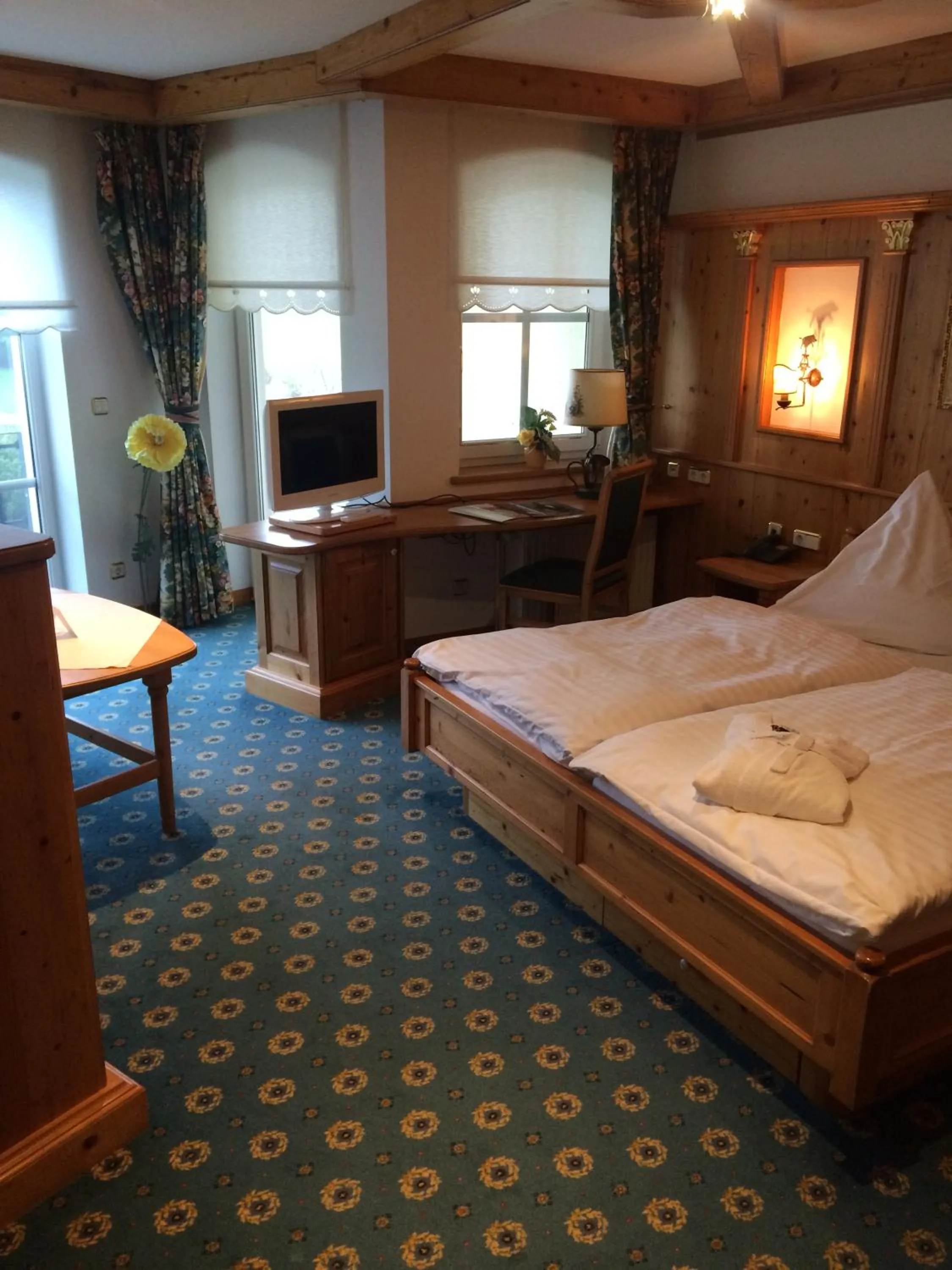 Bedroom, Bed in Schloss Hotel Holzrichter