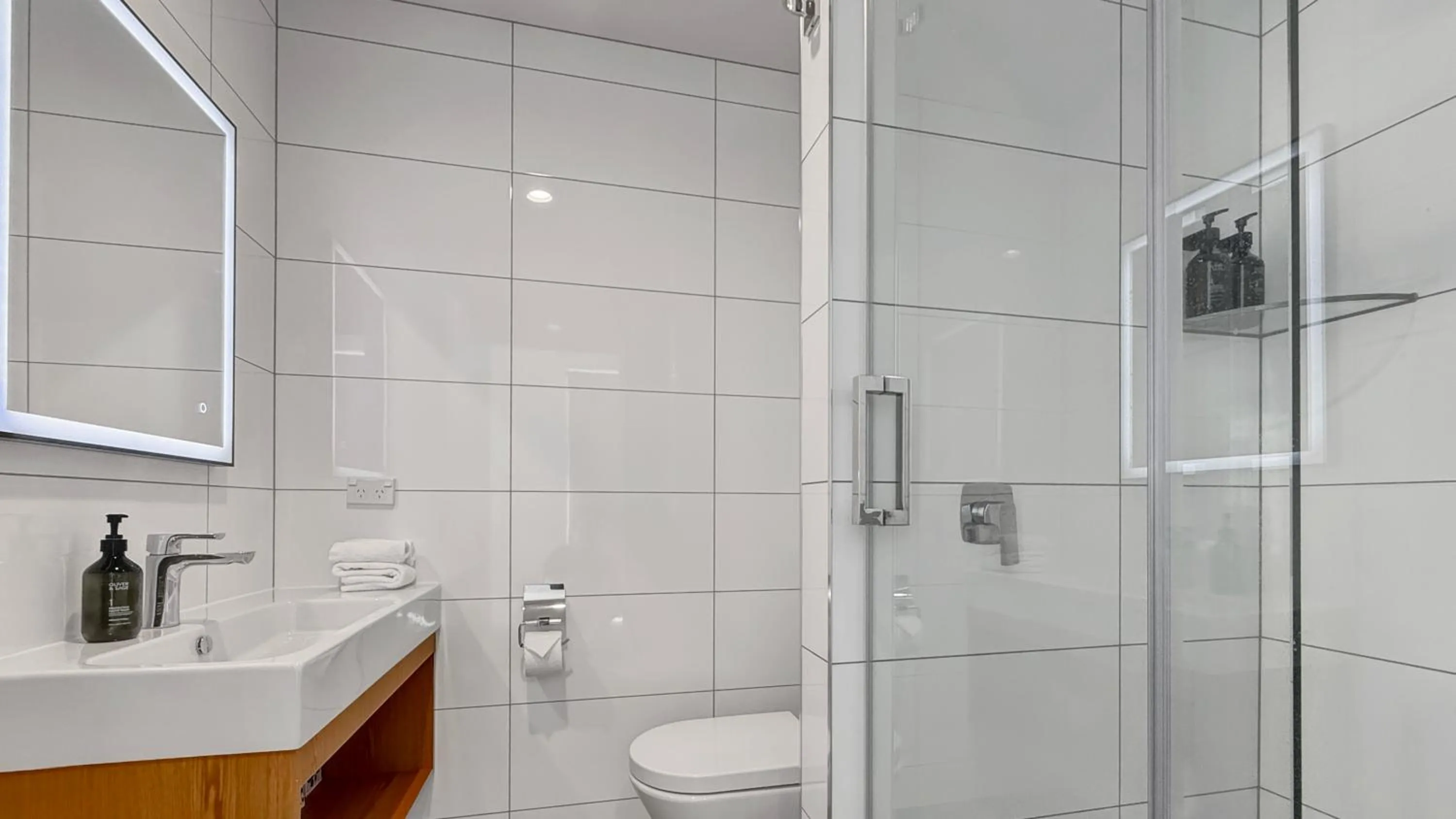 Bathroom in expressotel