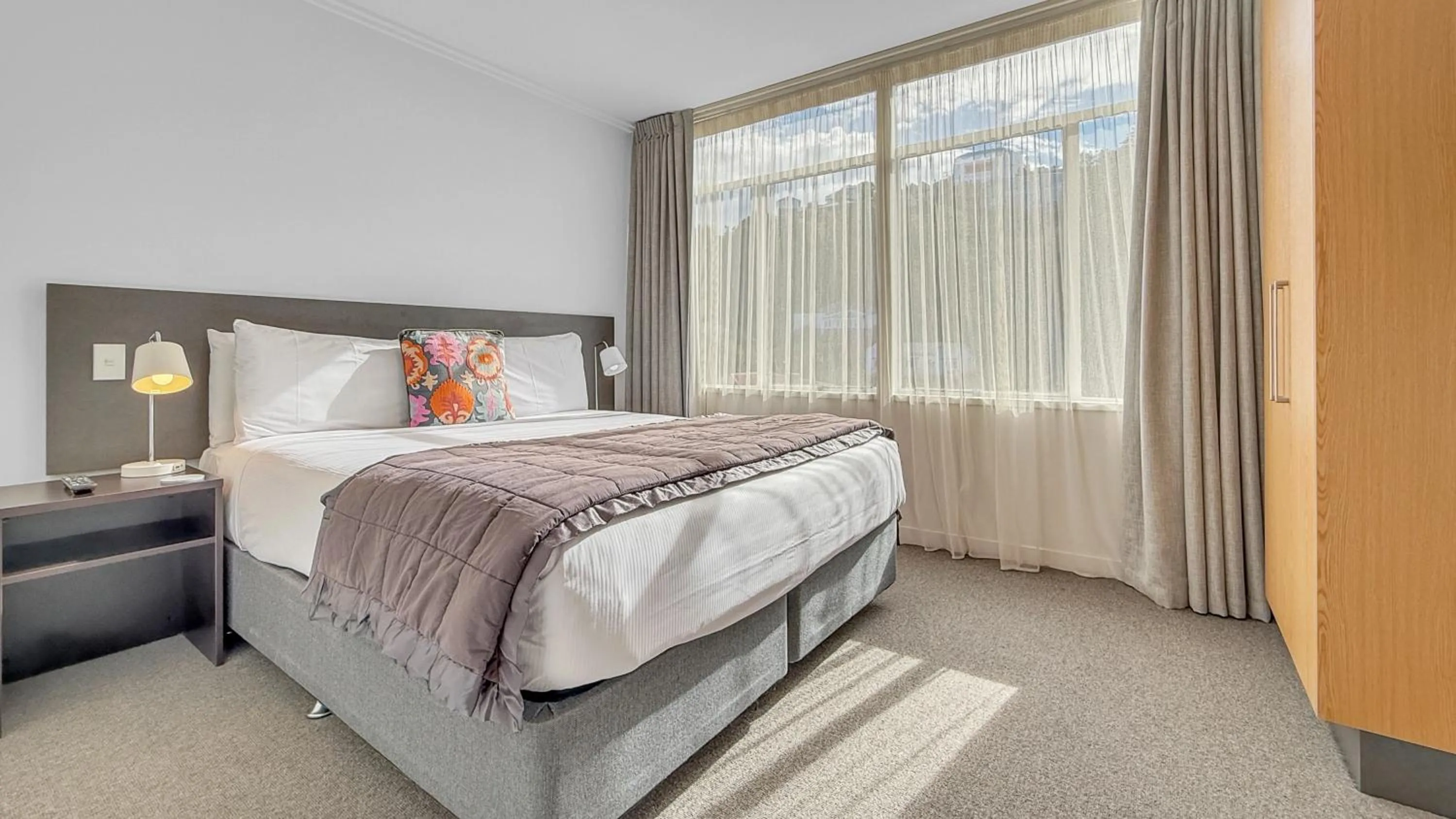 Bedroom, Bed in expressotel