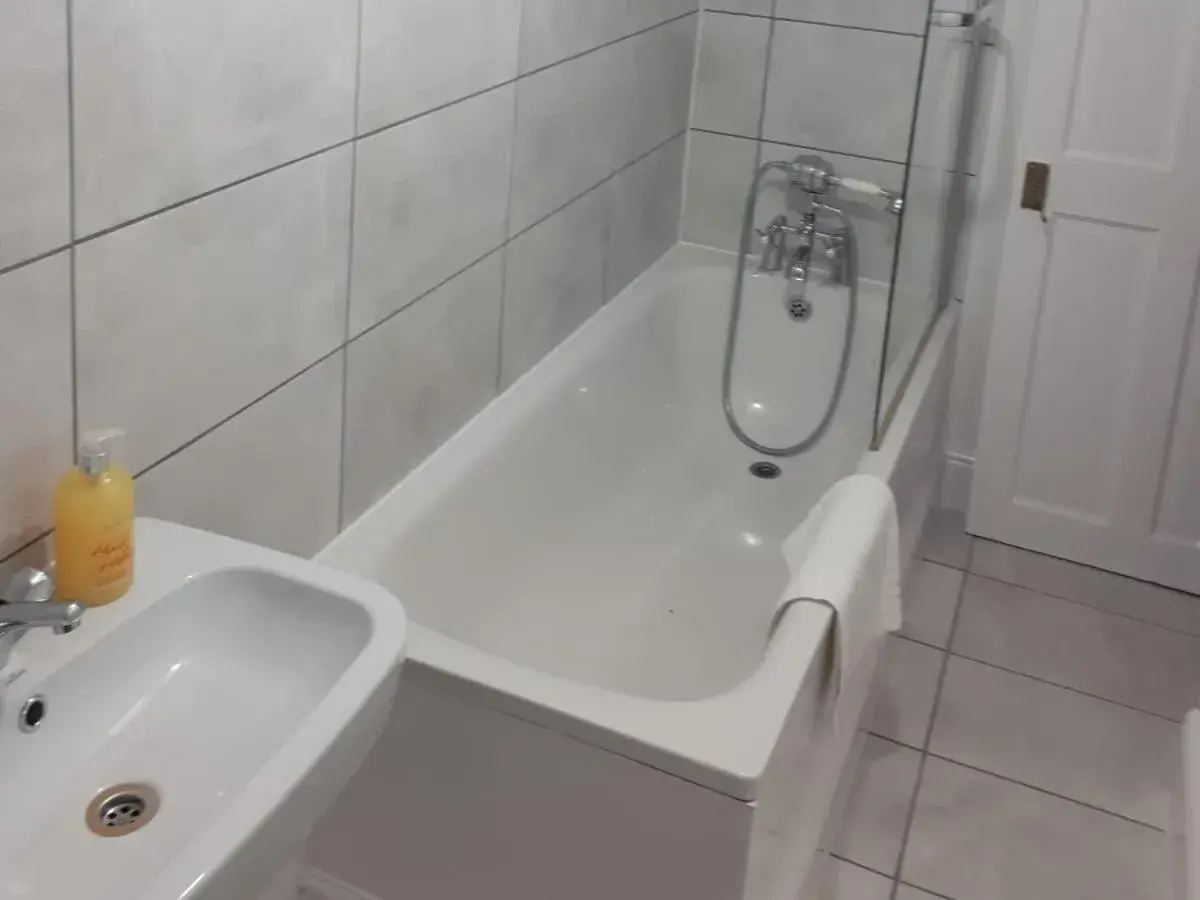 Bathroom in Marble Apartments Broadway Two Bathroom in Marble Apartments Broadway Two