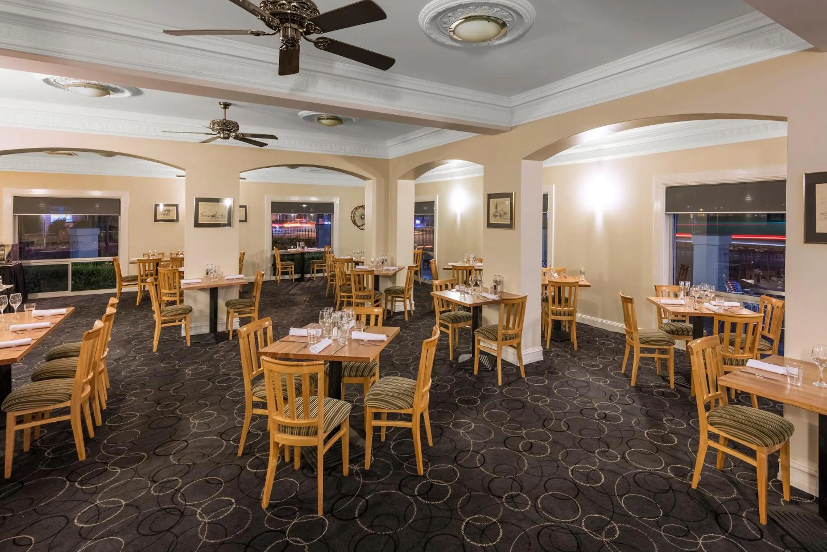 Restaurant/places to eat in Mercure Wagga Wagga