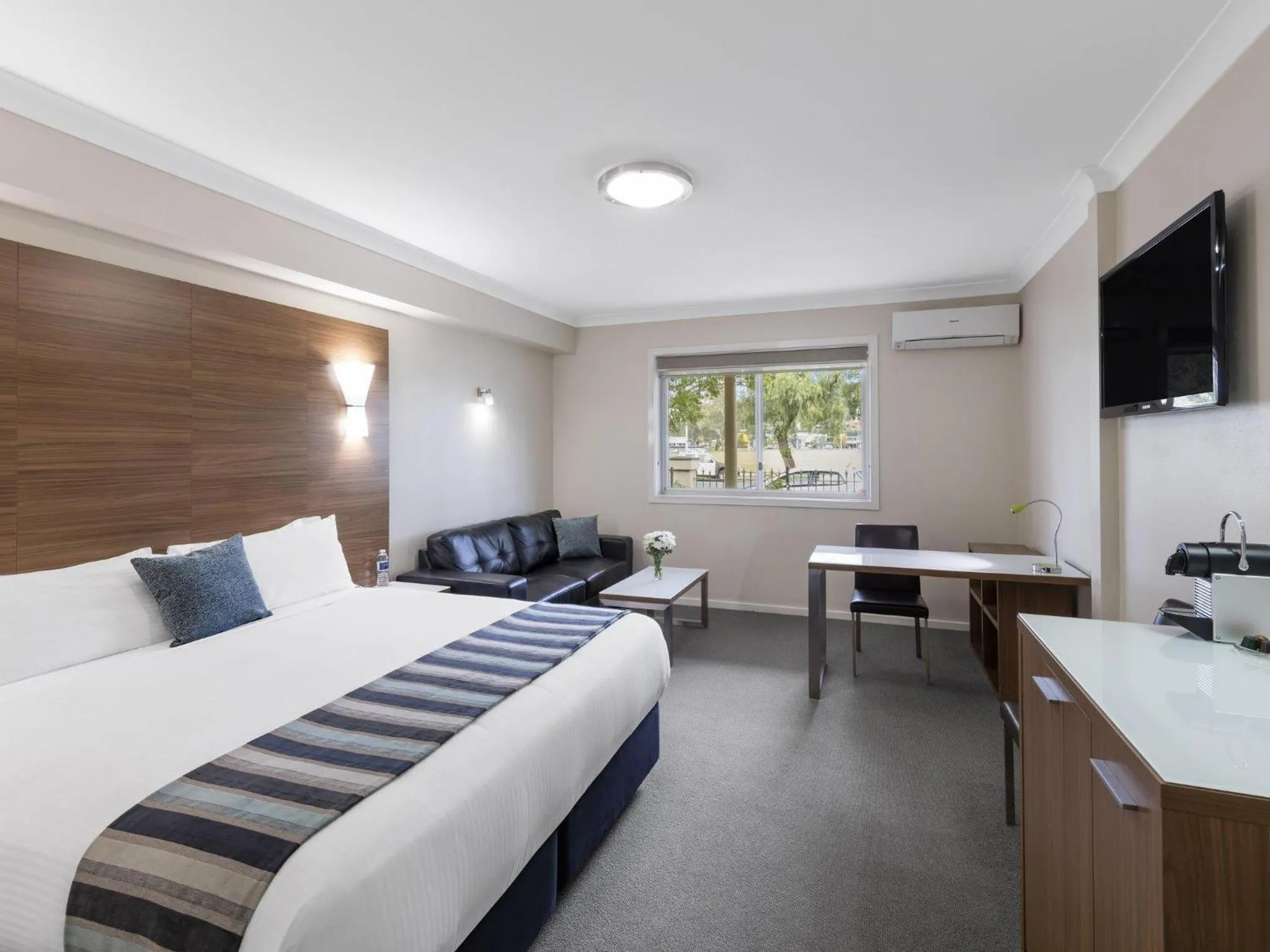 Bedroom, Bed in Mercure Wagga Wagga