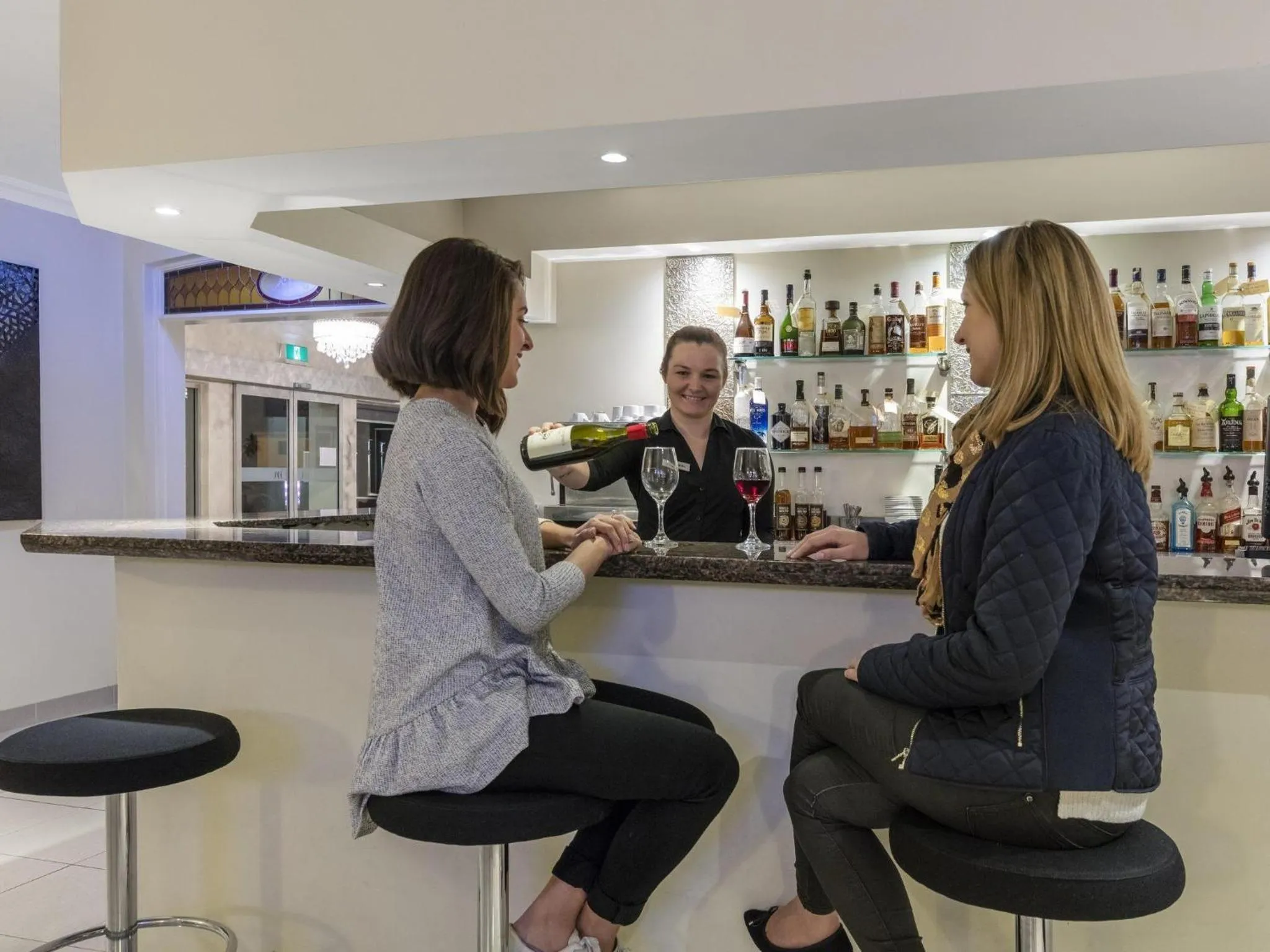 Lounge or bar in Mercure Wagga Wagga