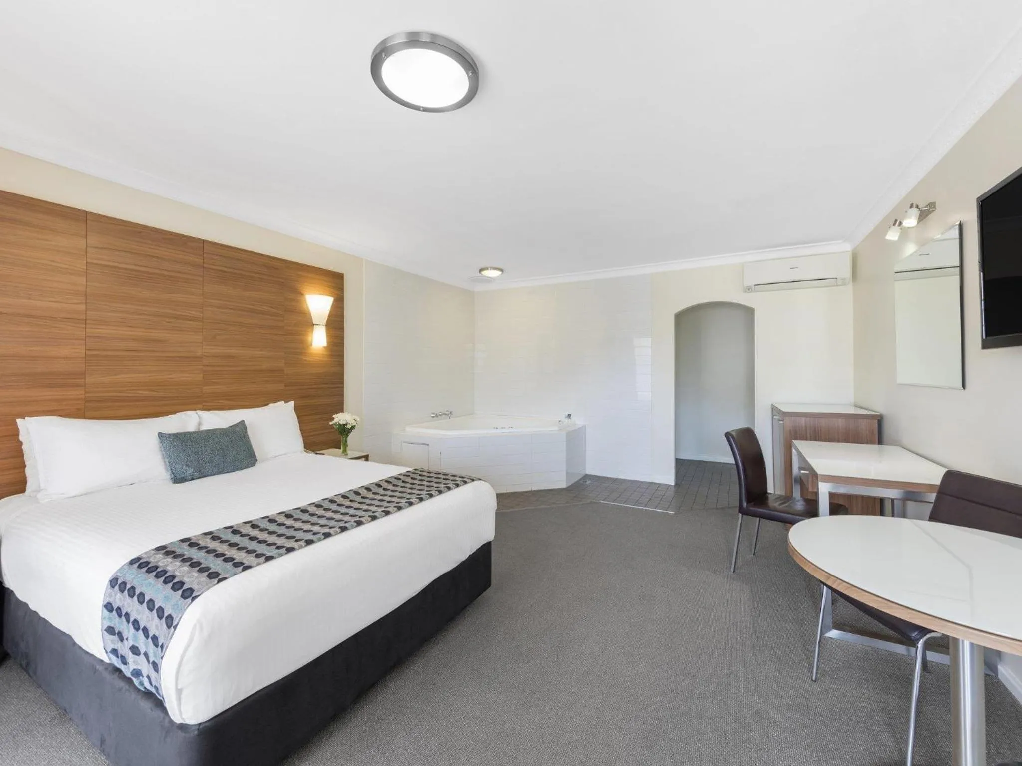 Bedroom, Bed in Mercure Wagga Wagga