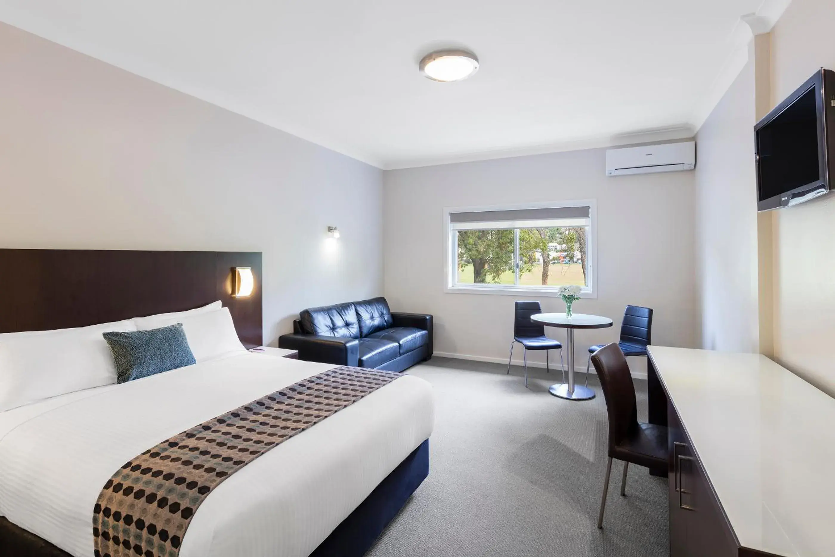 Bedroom, Bed in Mercure Wagga Wagga Bedroom, Bed in Mercure Wagga Wagga