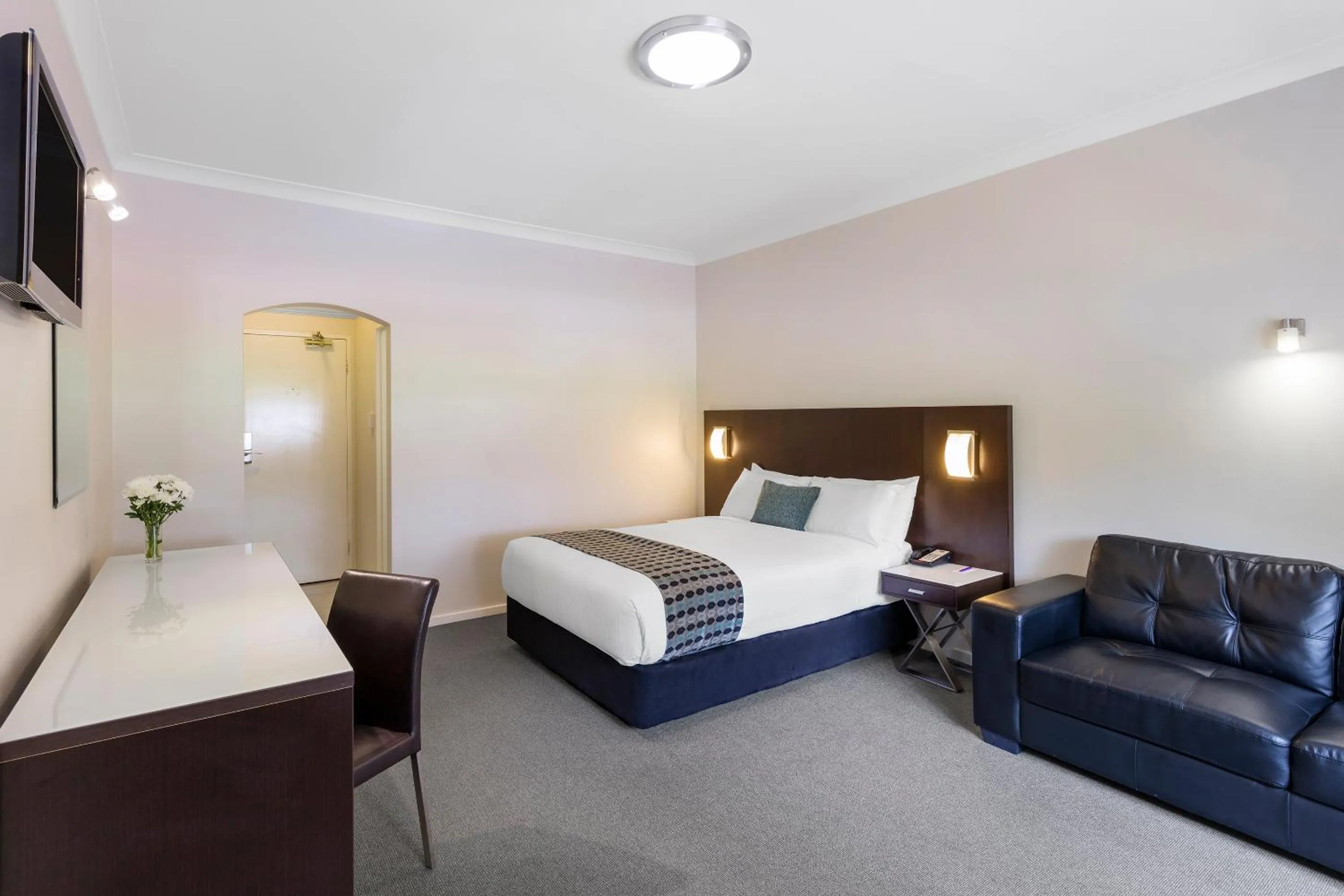 Bedroom, Bed in Mercure Wagga Wagga