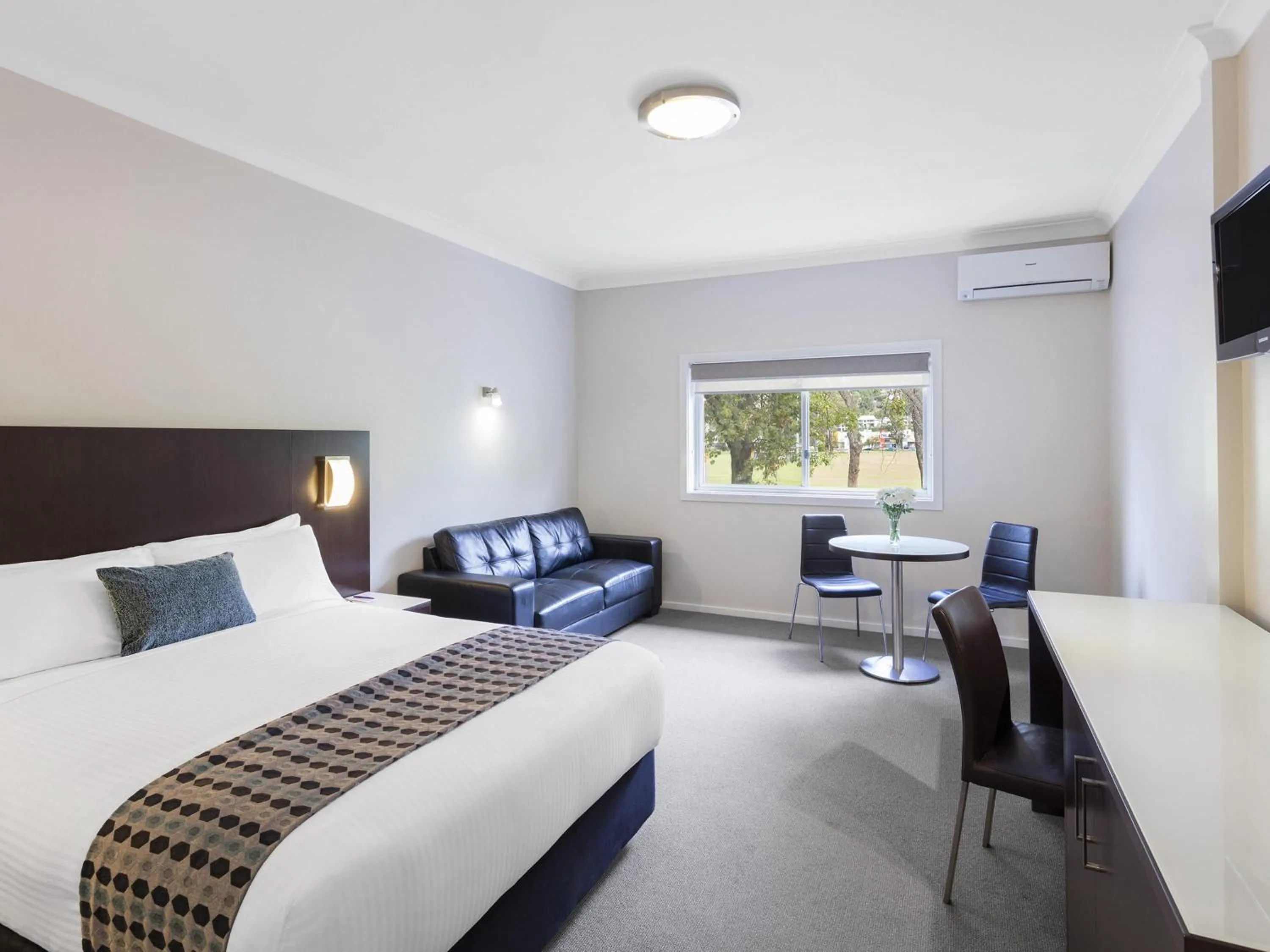 Bedroom, Bed in Mercure Wagga Wagga