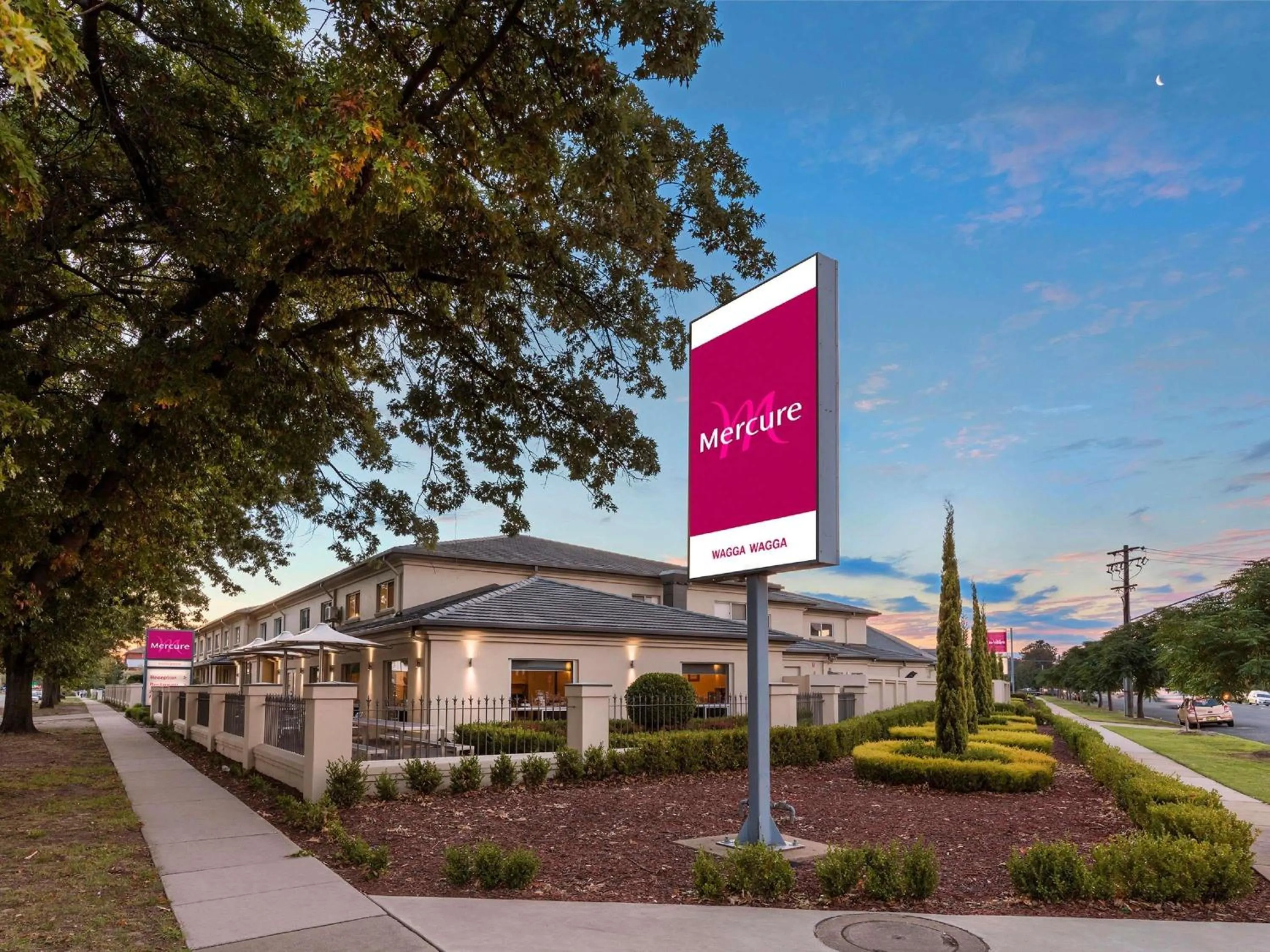 Property building in Mercure Wagga Wagga