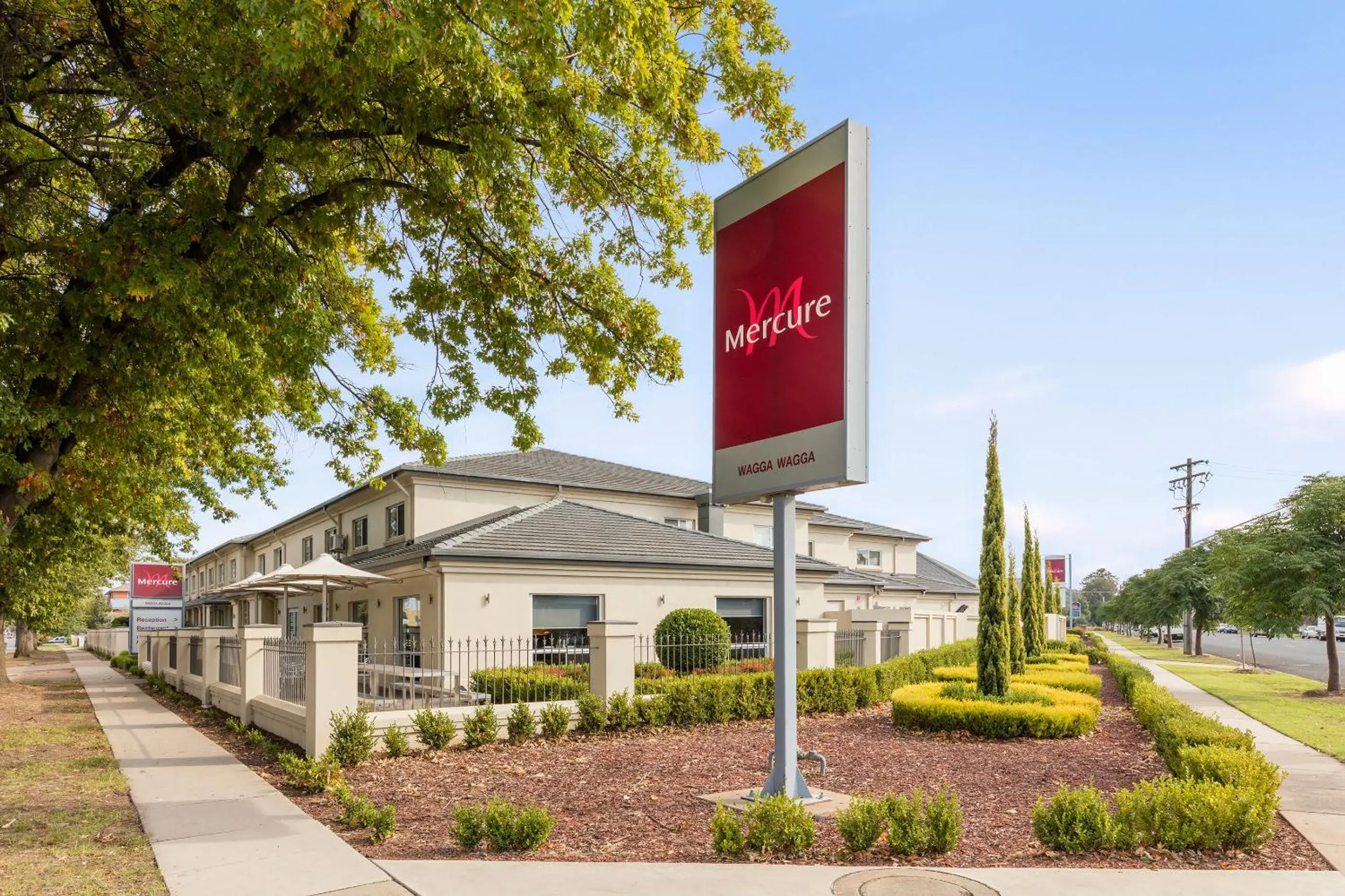 Facade/entrance in Mercure Wagga Wagga Facade/entrance in Mercure Wagga Wagga
