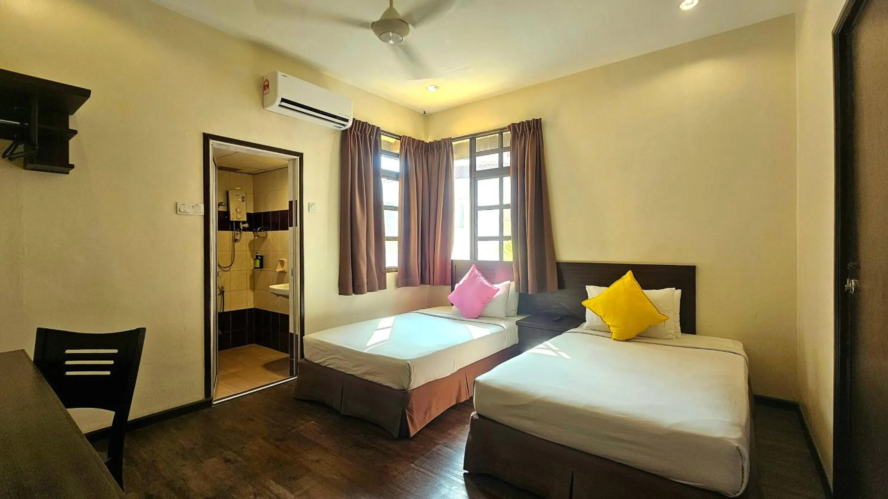 Bedroom, Bed in Hotel 22 Gurney, Penang