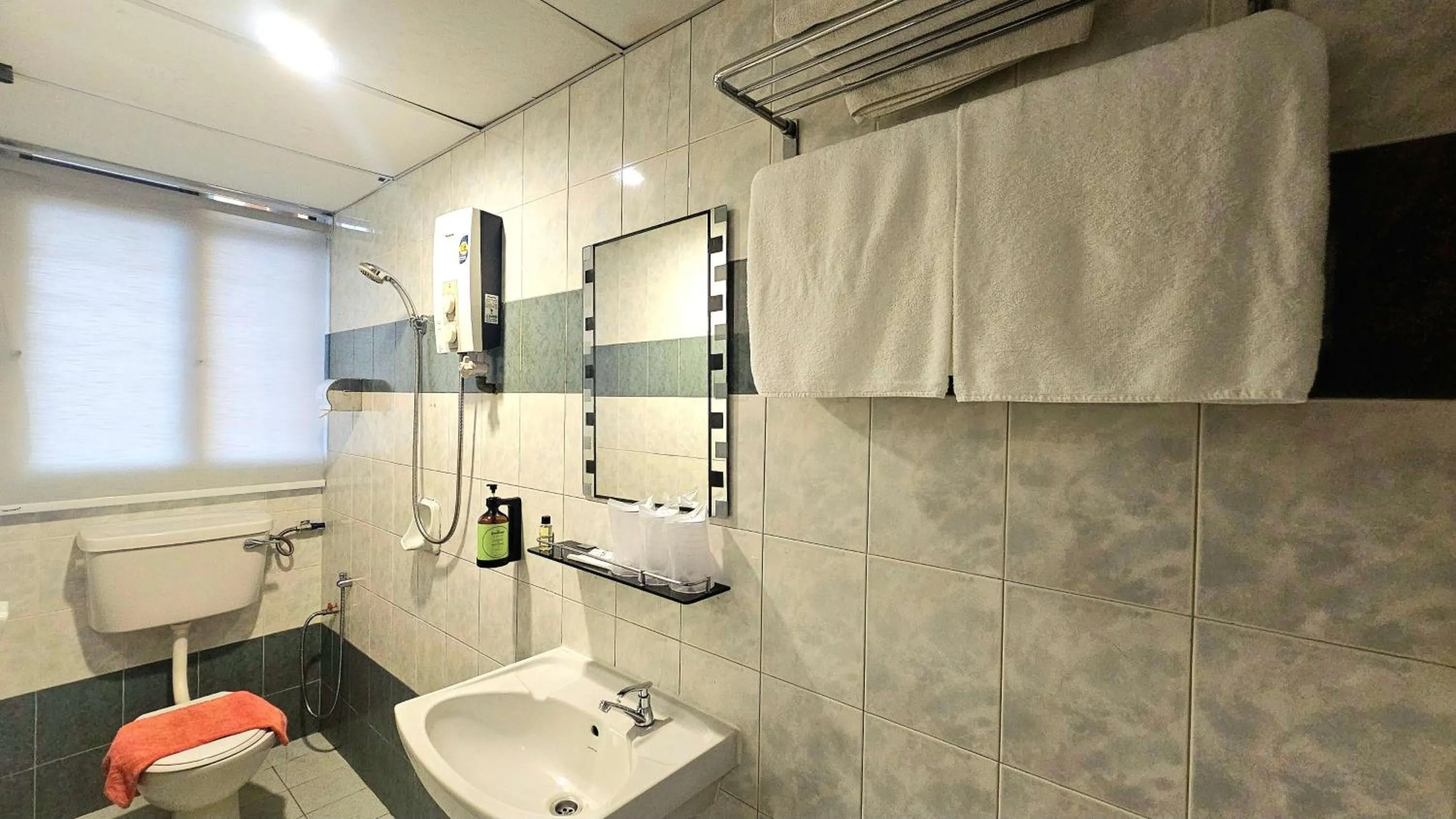 Toilet in Hotel 22 Gurney, Penang