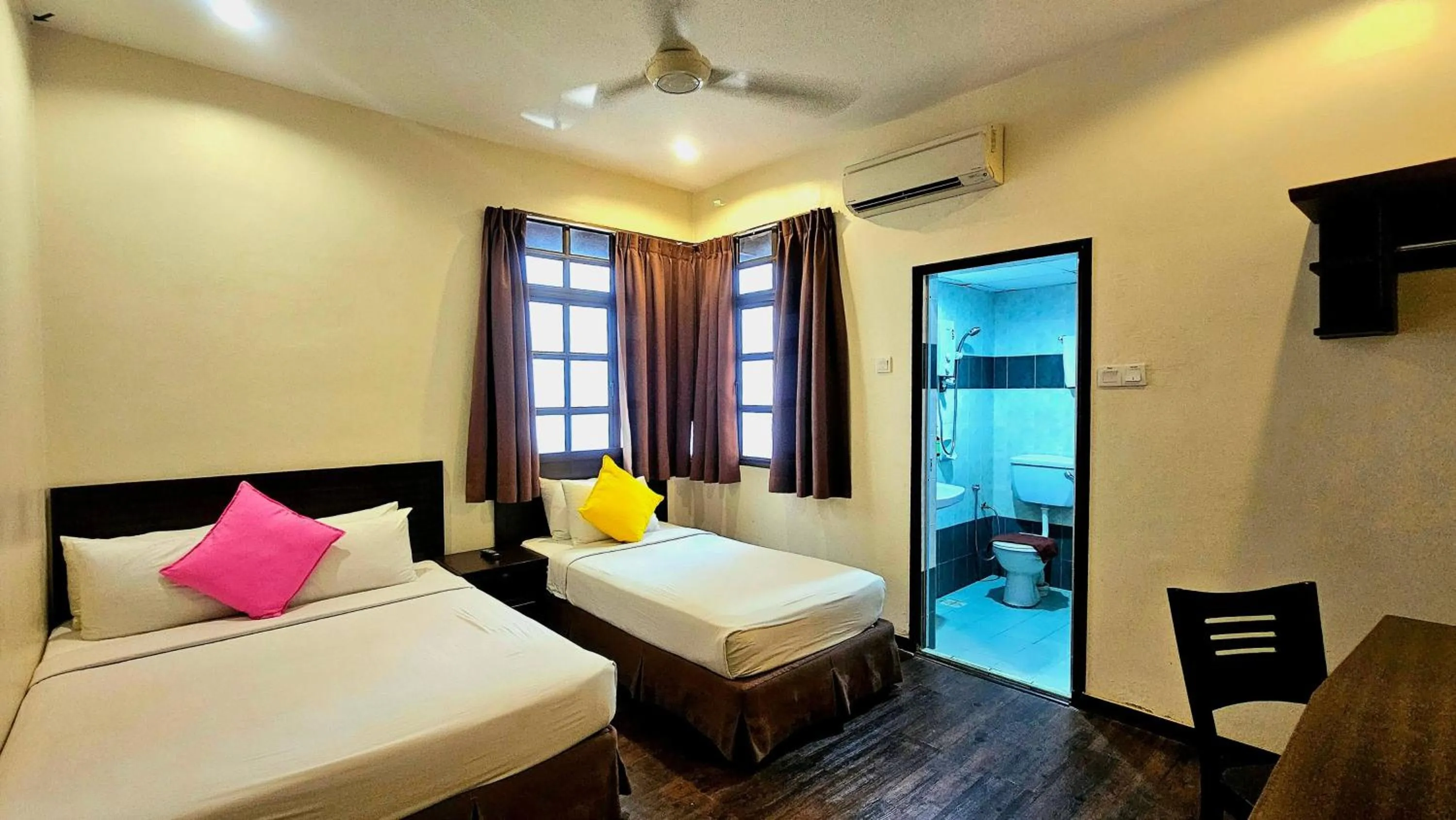 Bedroom, Bed in Hotel 22 Gurney, Penang