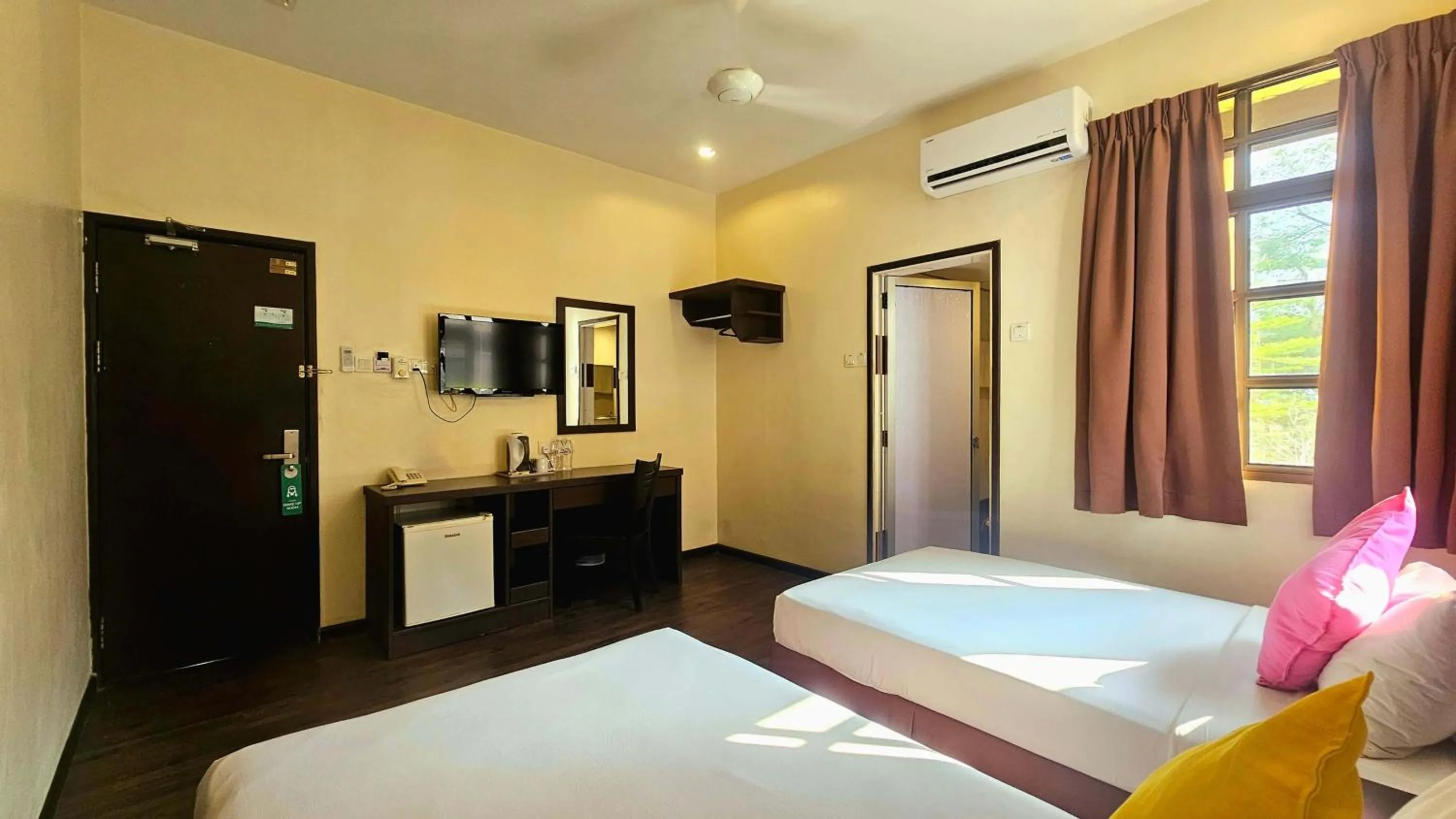 Bedroom, Bed in Hotel 22 Gurney, Penang