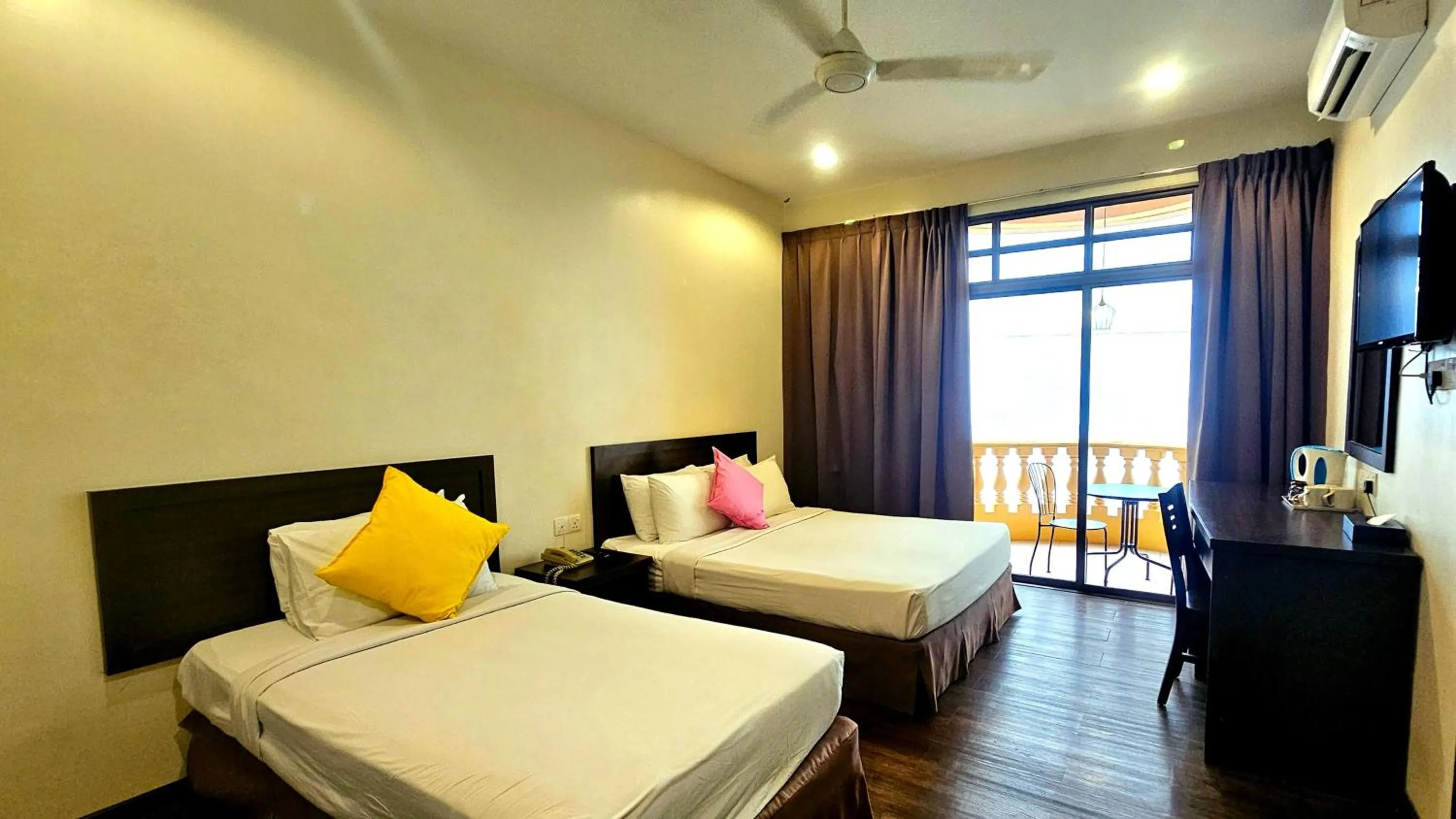 Bedroom, Bed in Hotel 22 Gurney, Penang