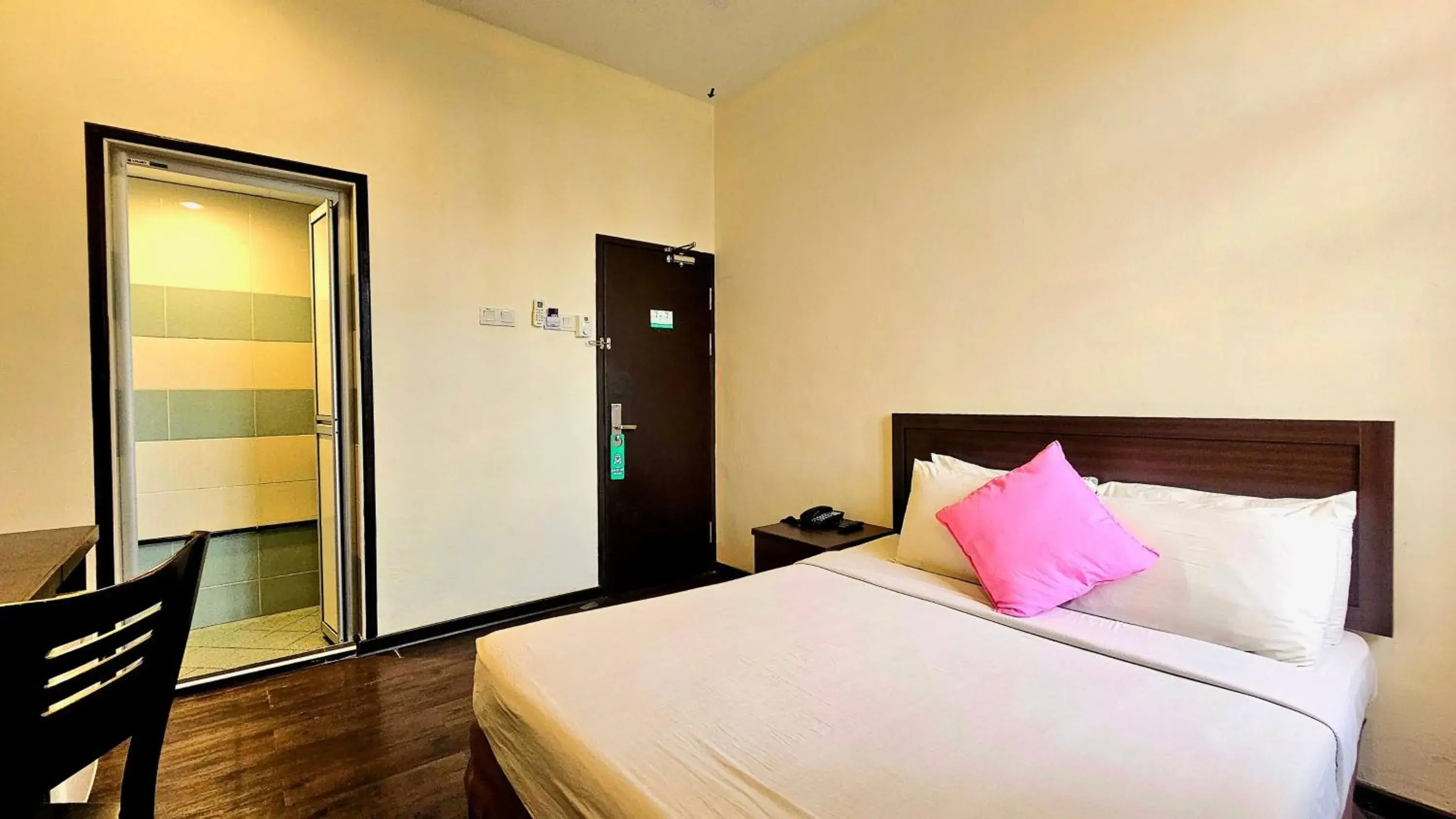 Bedroom, Bed in Hotel 22 Gurney, Penang Bedroom, Bed in Hotel 22 Gurney, Penang