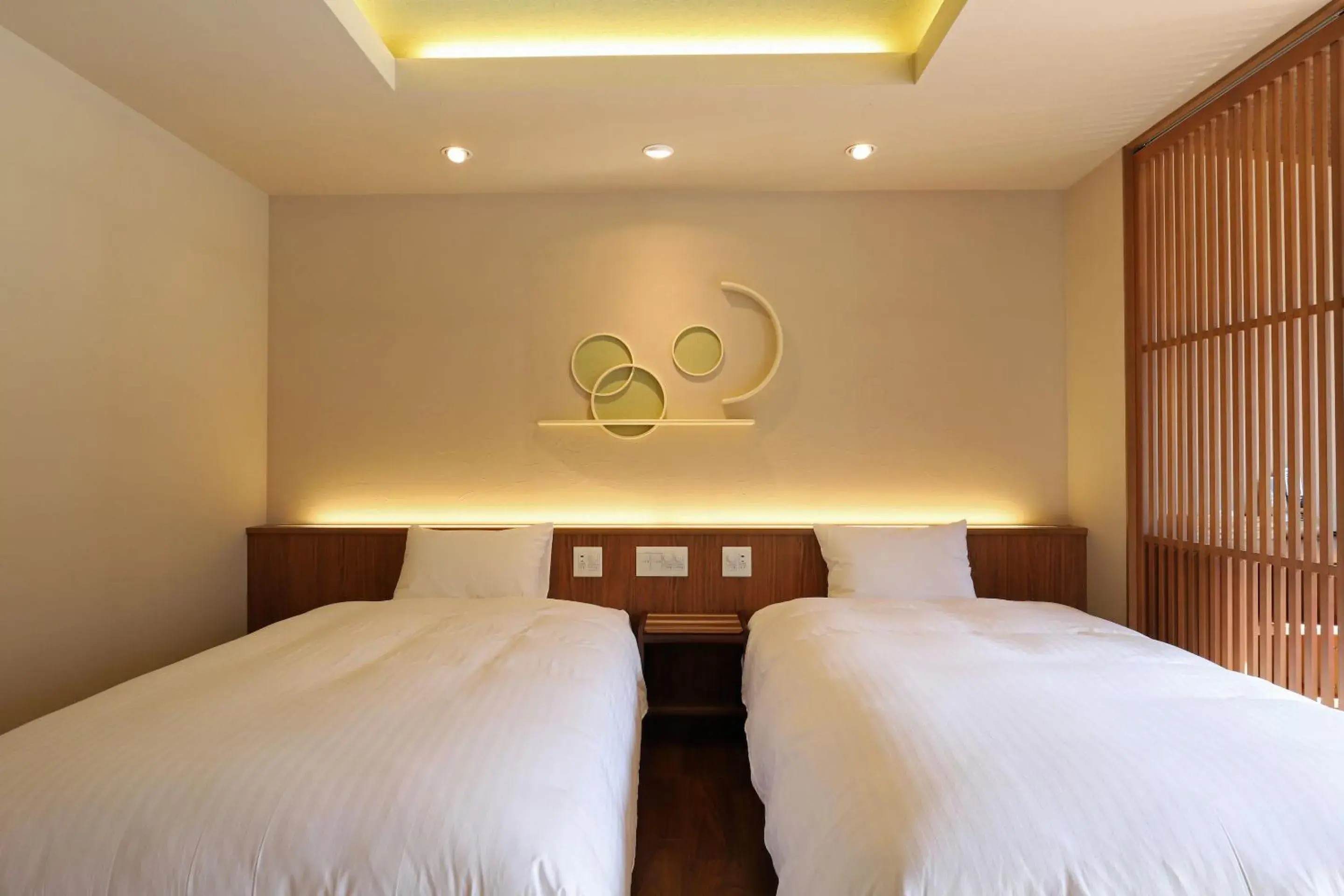 Roshokan Japanese western style room - Twin bed with Futon&hot spring bath in Yamagataya Roshokan Japanese western style room - Twin bed with Futon&hot spring bath in Yamagataya