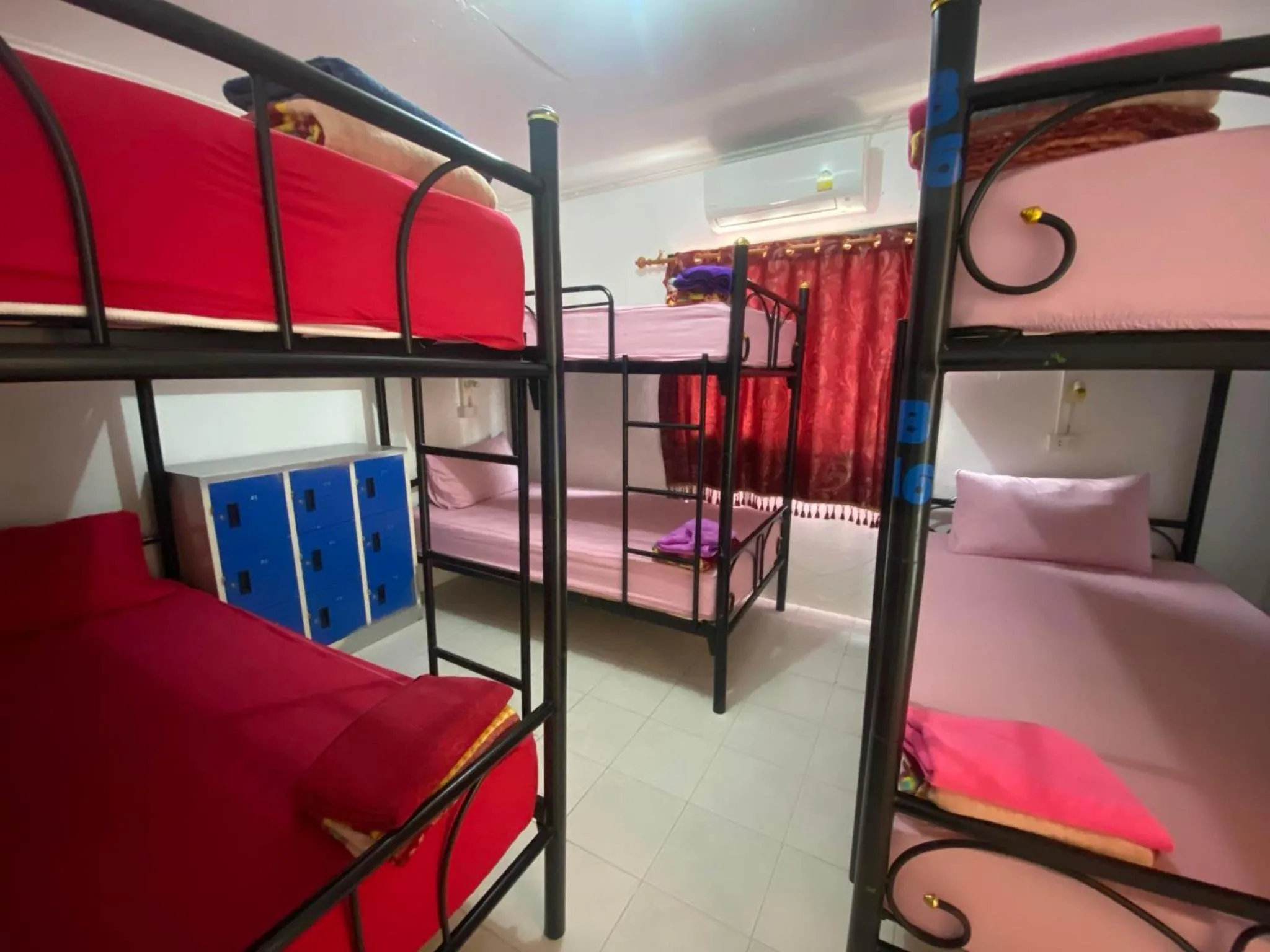 Bed in Seventeen Hostel