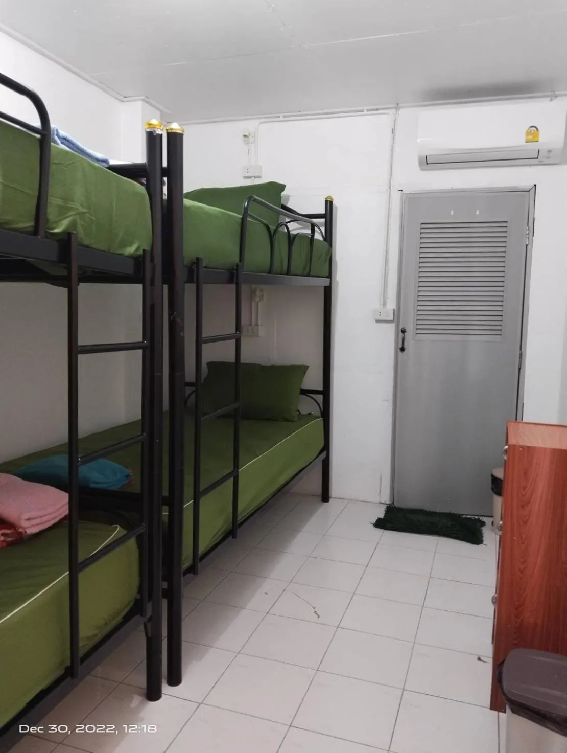 Bed in Seventeen Hostel
