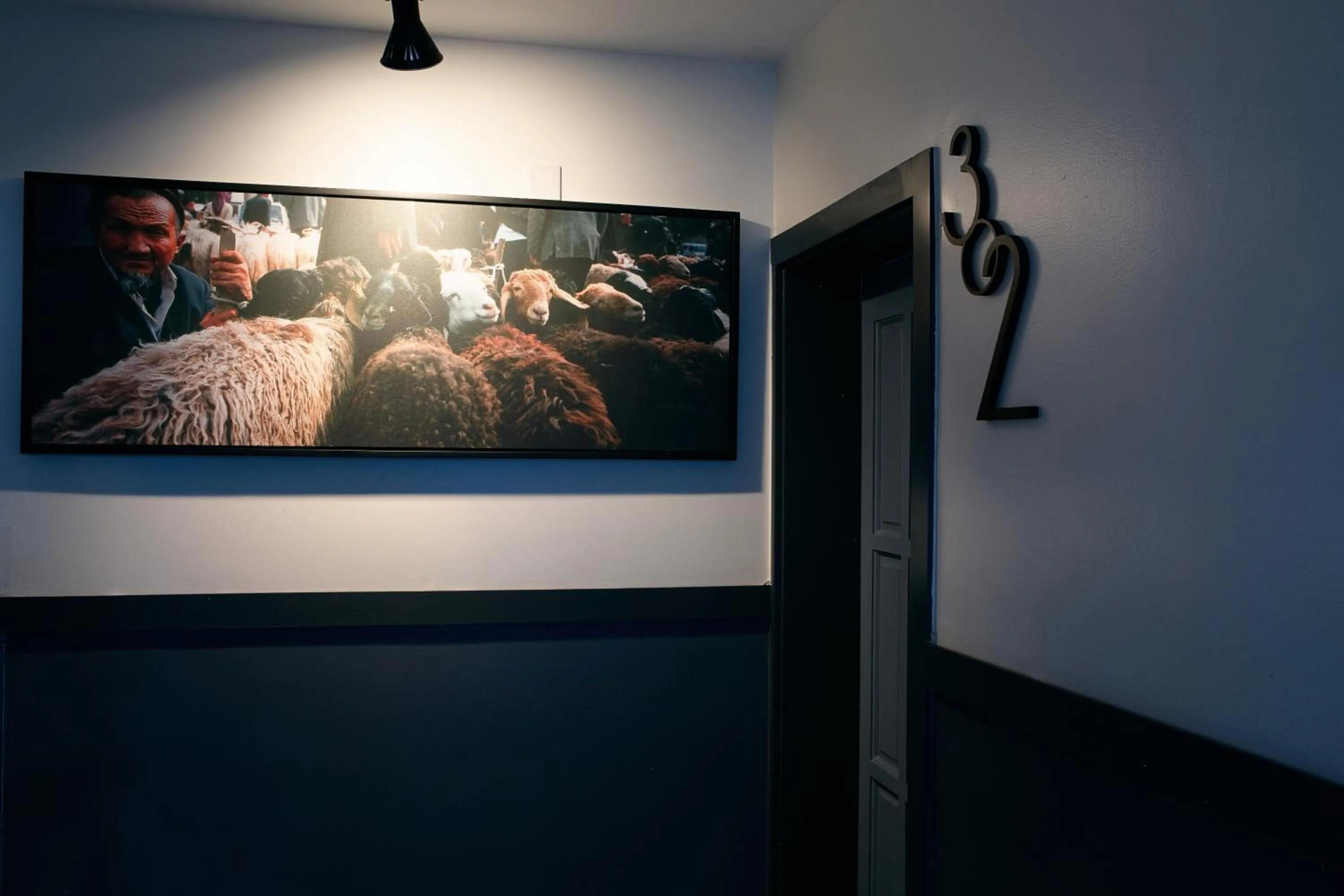 Decorative detail in Kunming Upland International Youth Hostel near the city center ,2 mins walk to the subway, 2 mins walk to the Green Lake, Close to Yuan tong Temple, Old street, Yunnan University, English-speaking service convenient payment and visa cards are accepted