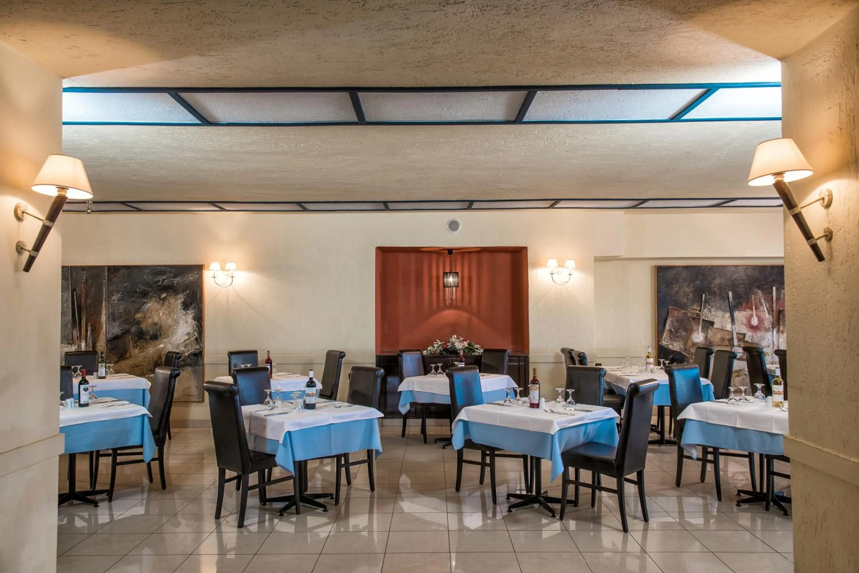 Restaurant/places to eat in Hersonissos Palace