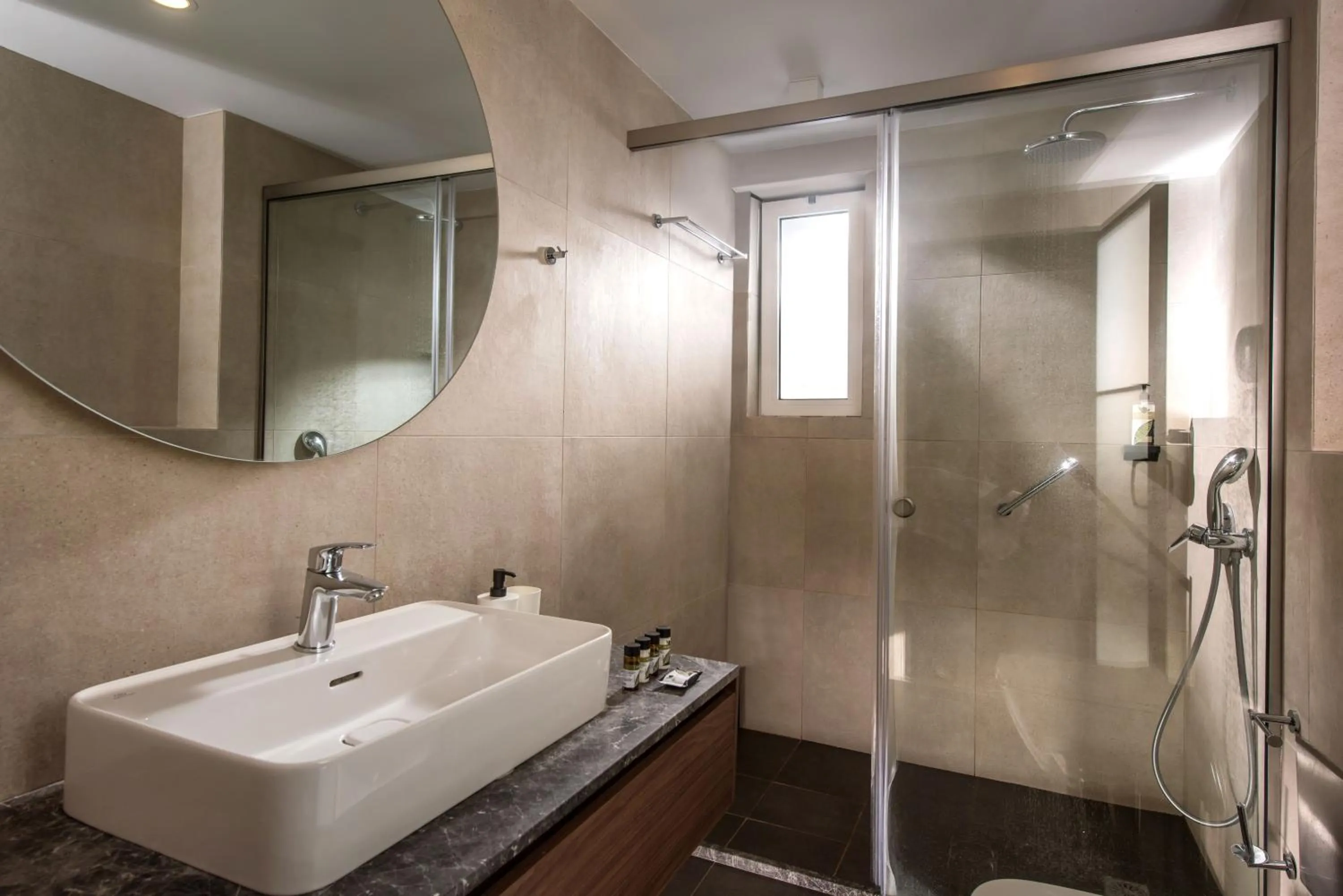 Shower in Hersonissos Palace