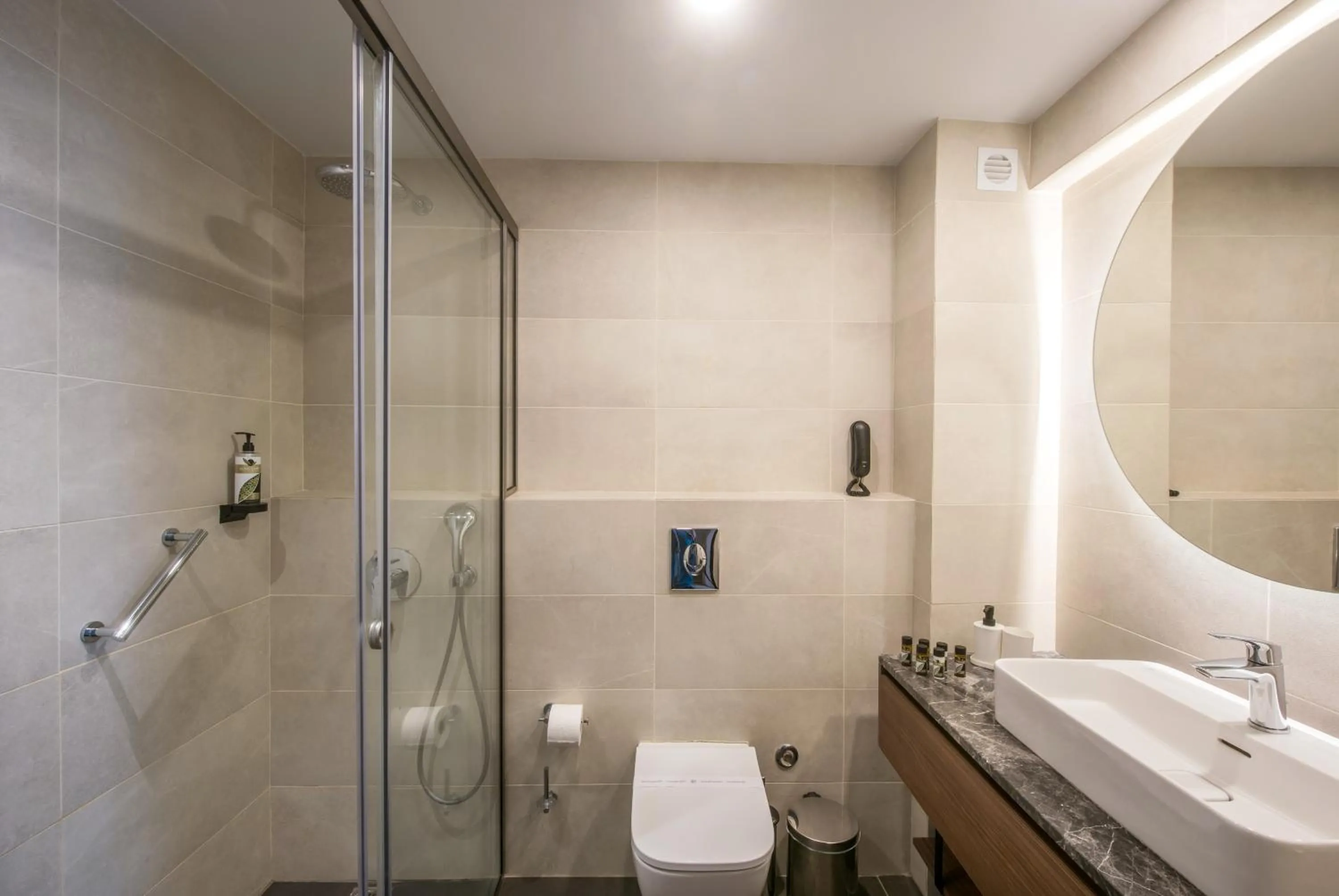 Shower in Hersonissos Palace