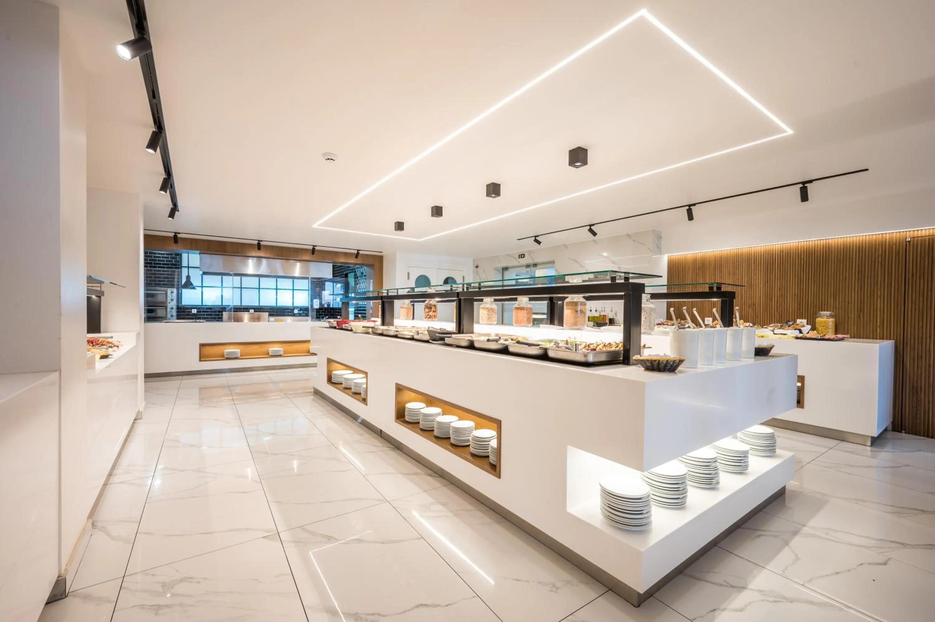 Restaurant/places to eat in Heronissos Hotel