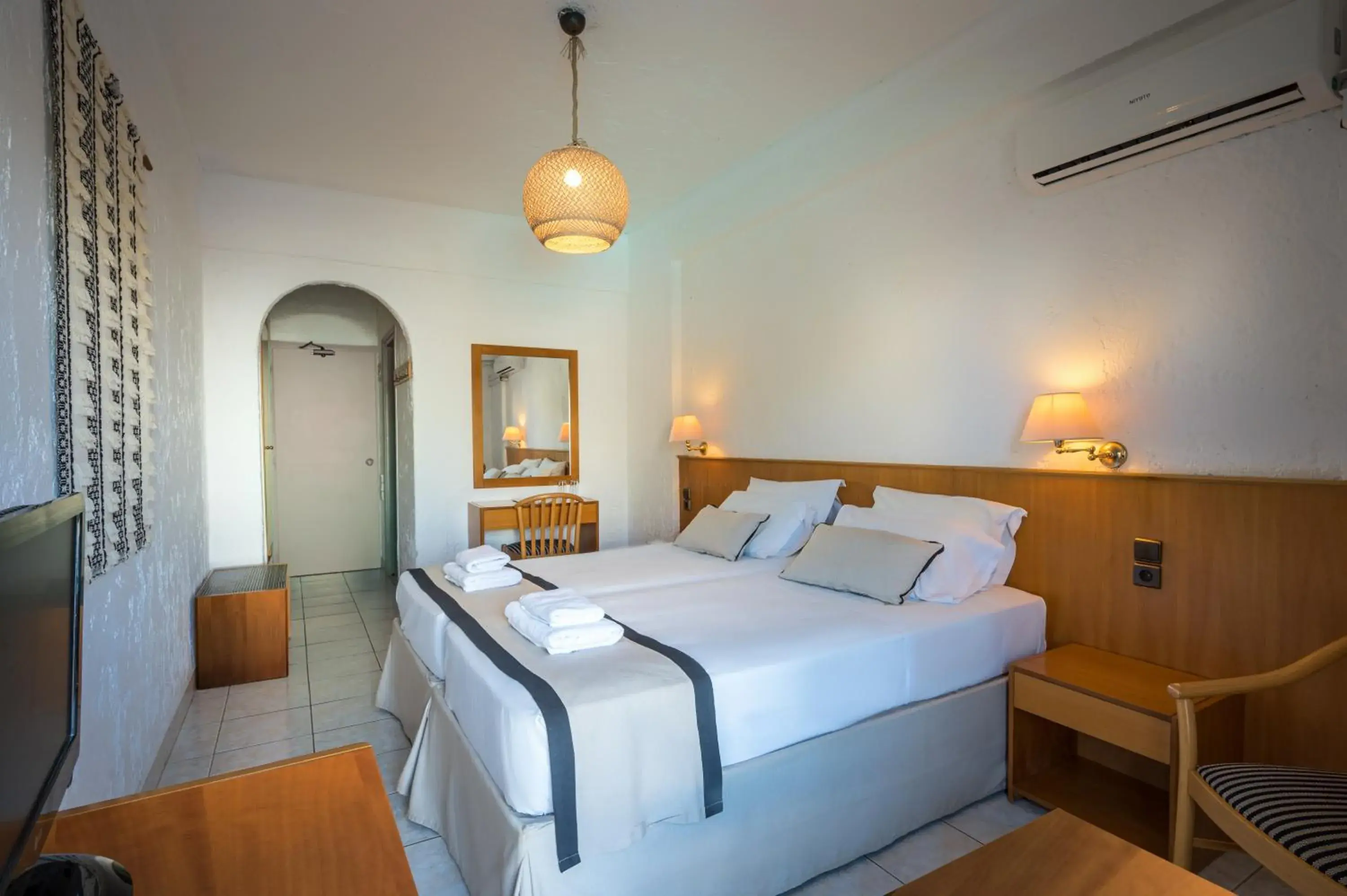 Bed in Heronissos Hotel Bed in Heronissos Hotel