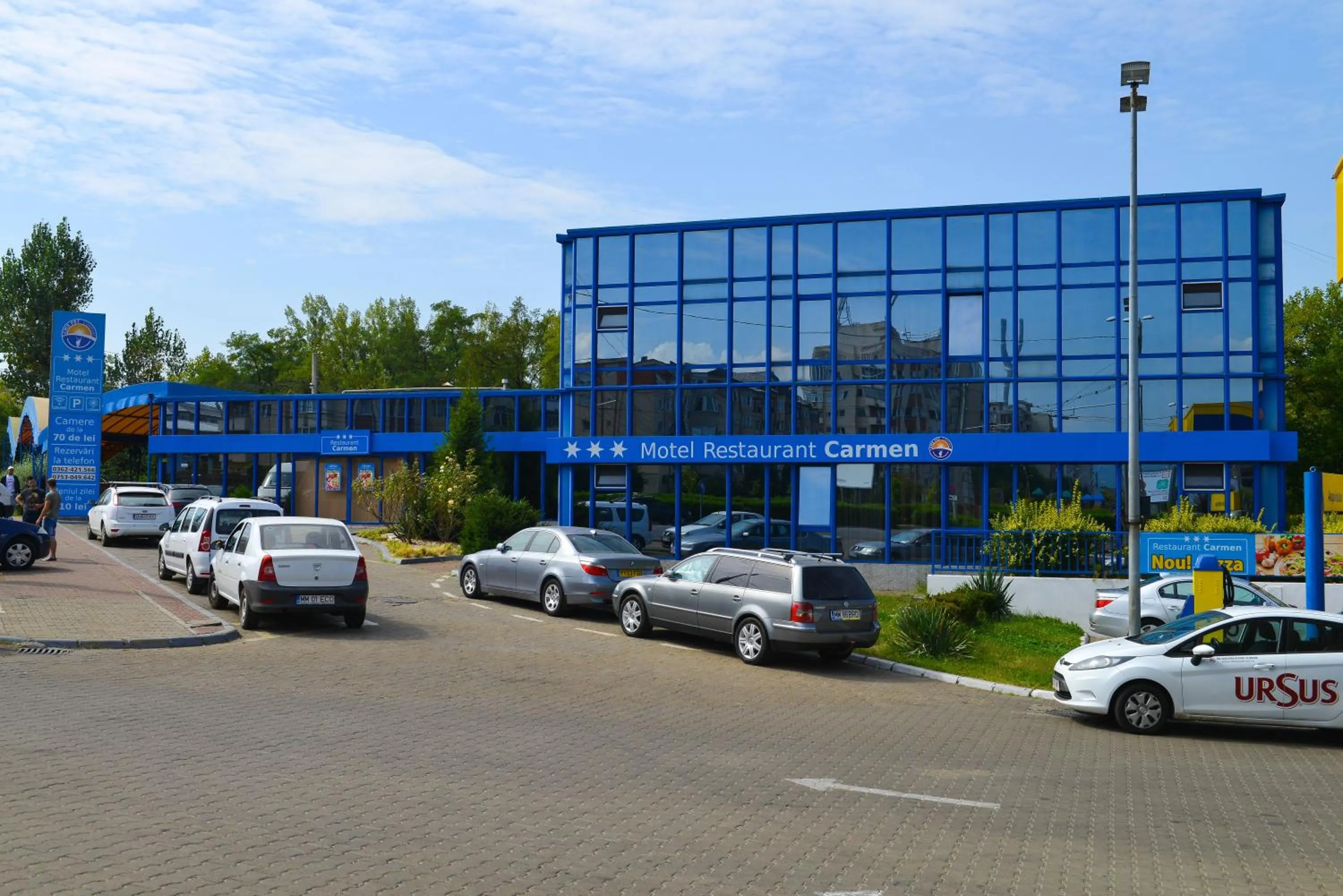 Facade/entrance in Motel Carmen