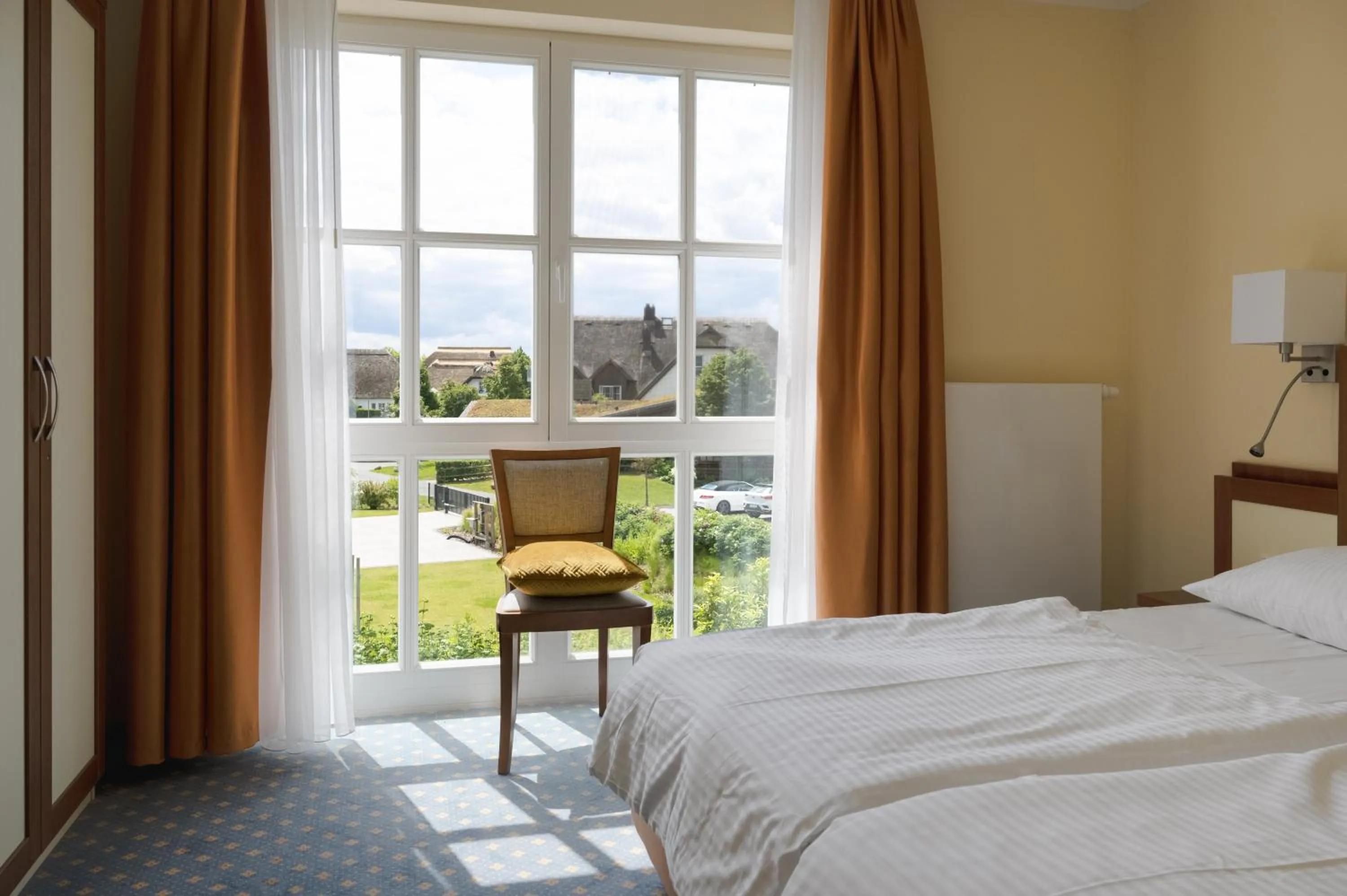 Bedroom, Bed in Balmer See – Hotel•Golf•Spa