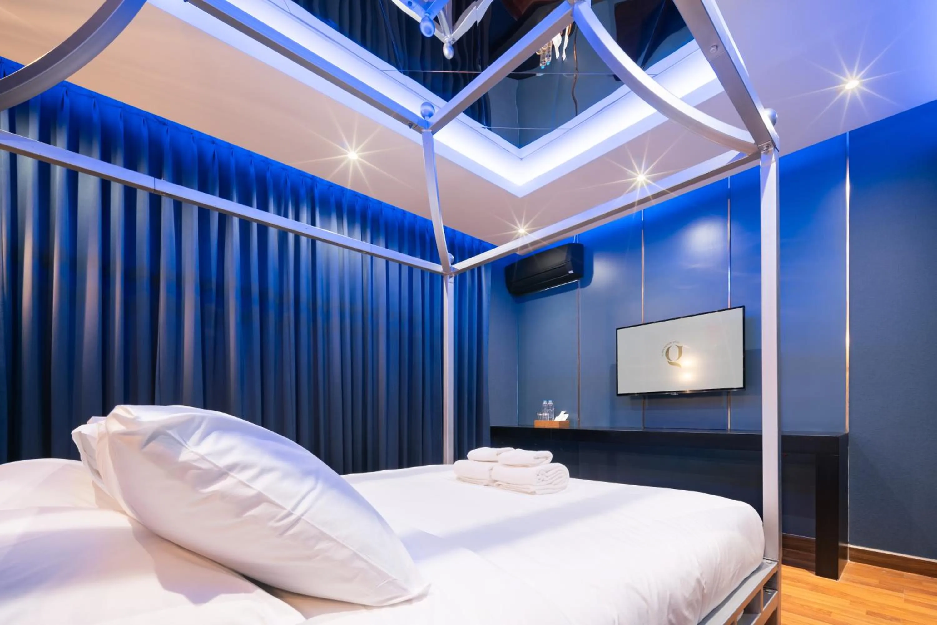 Photo of the whole room, Bed in G Boutique Silom Hotel