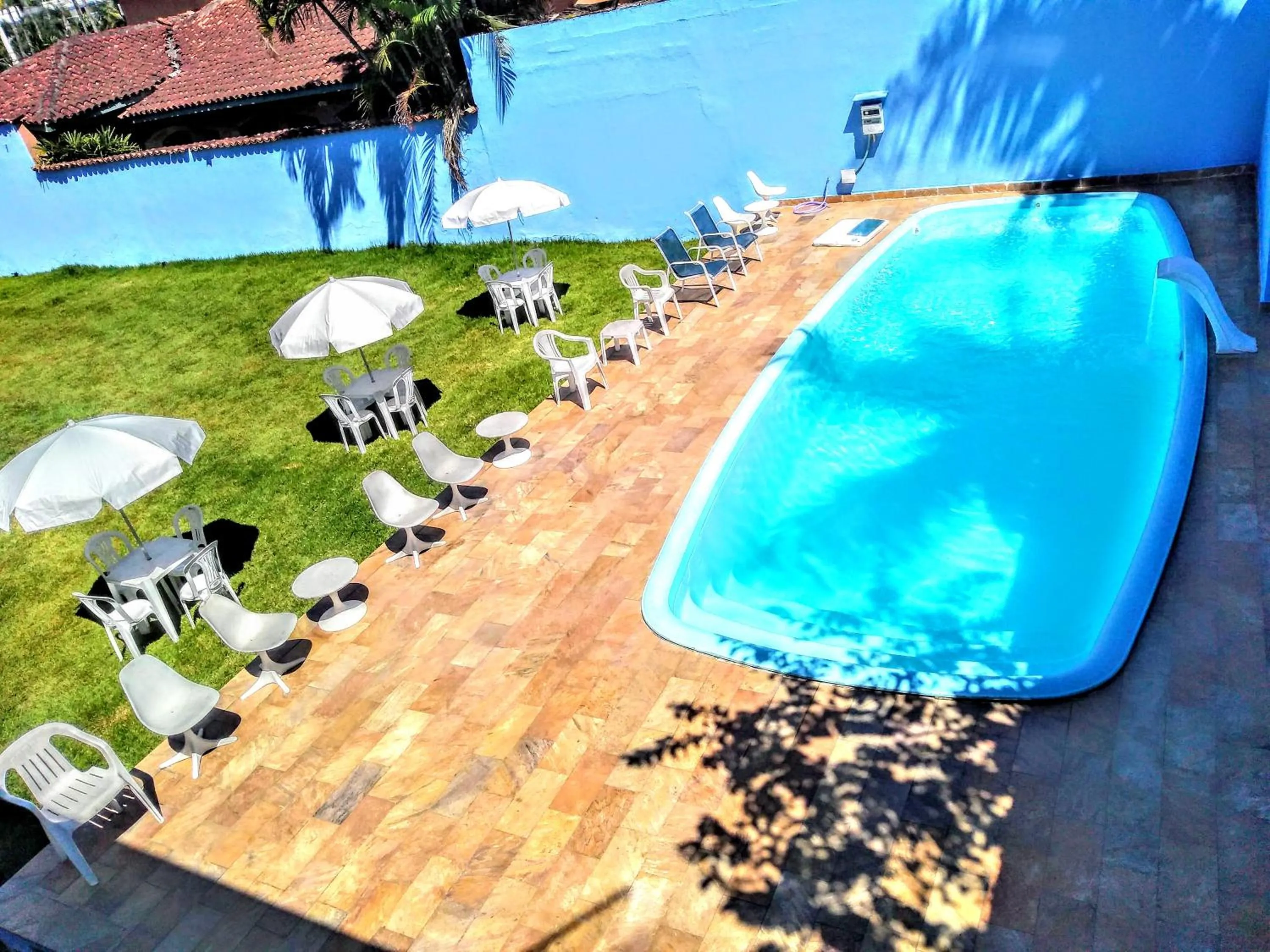 Swimming pool in Pousada Hotel Canto dos Mares