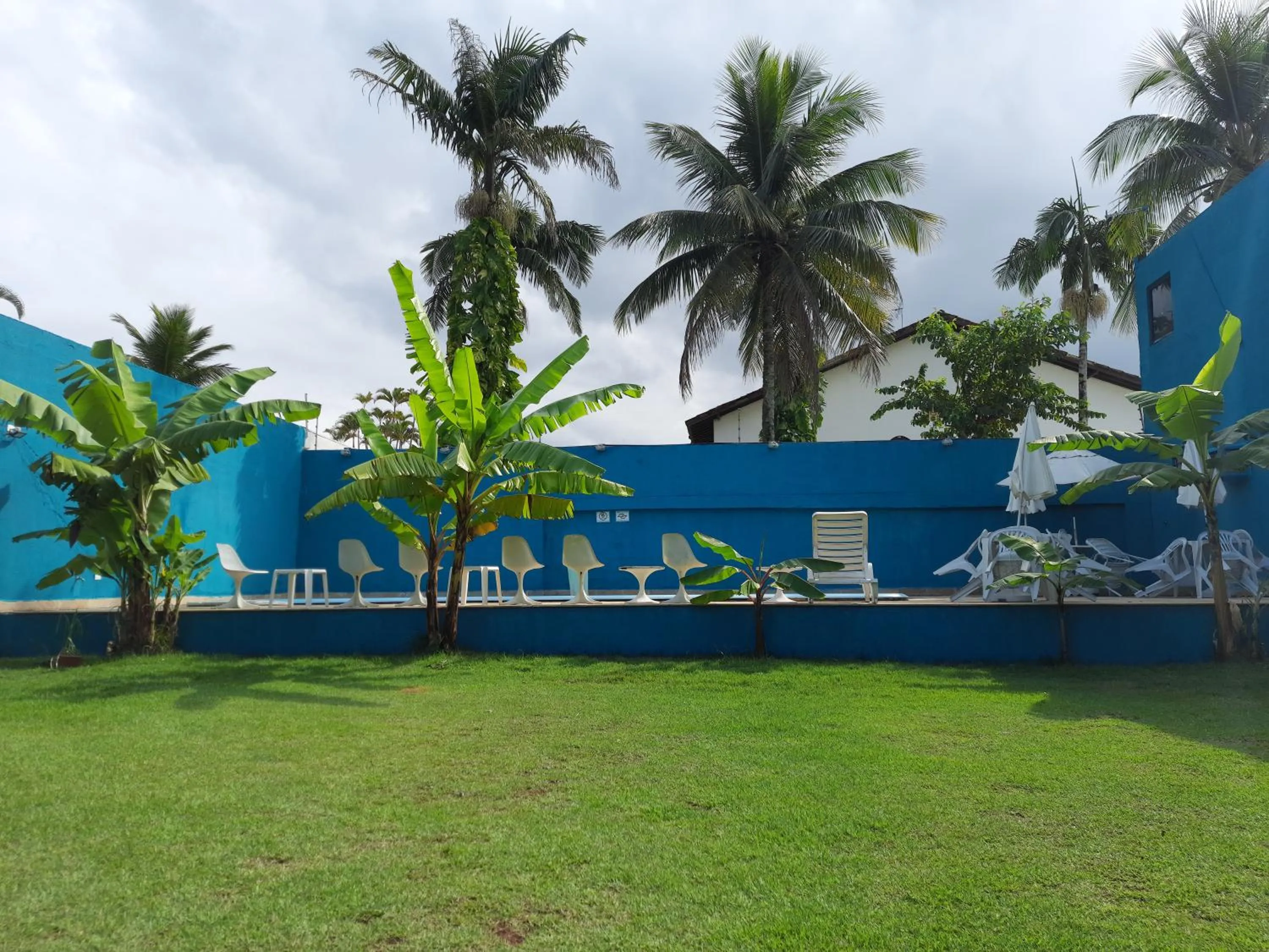 Swimming pool in Pousada Hotel Canto dos Mares