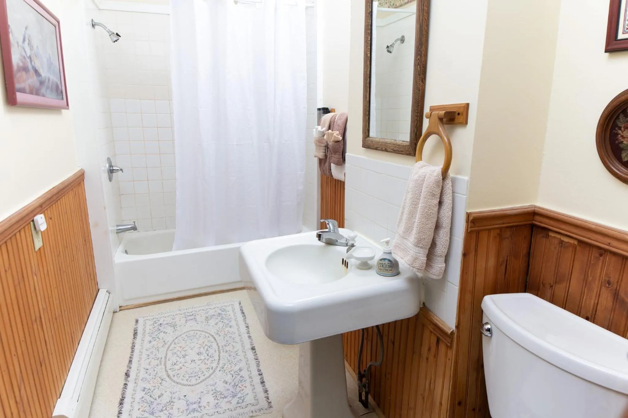 Shower in Trails End Inn