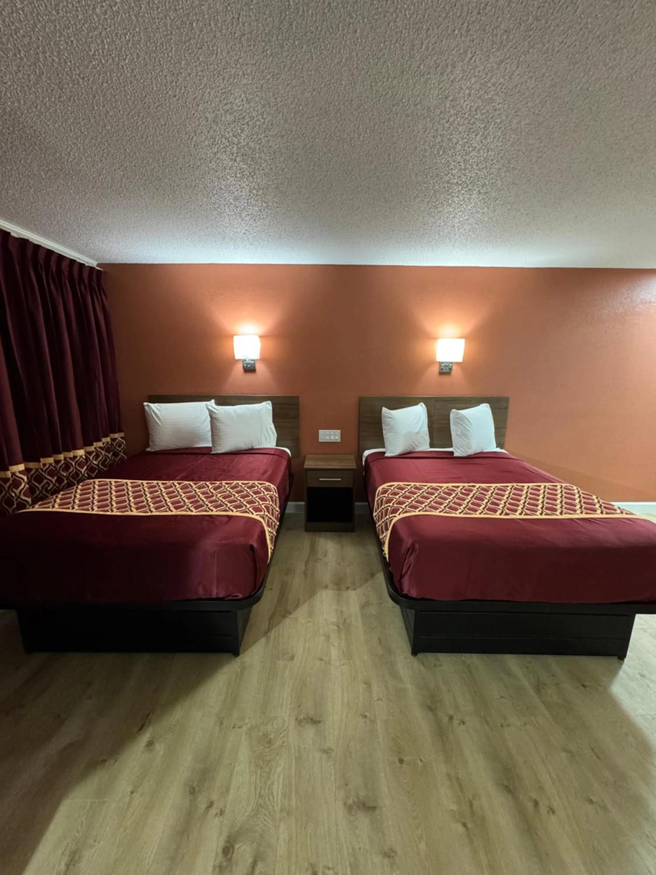 Bed in Boone trail inn