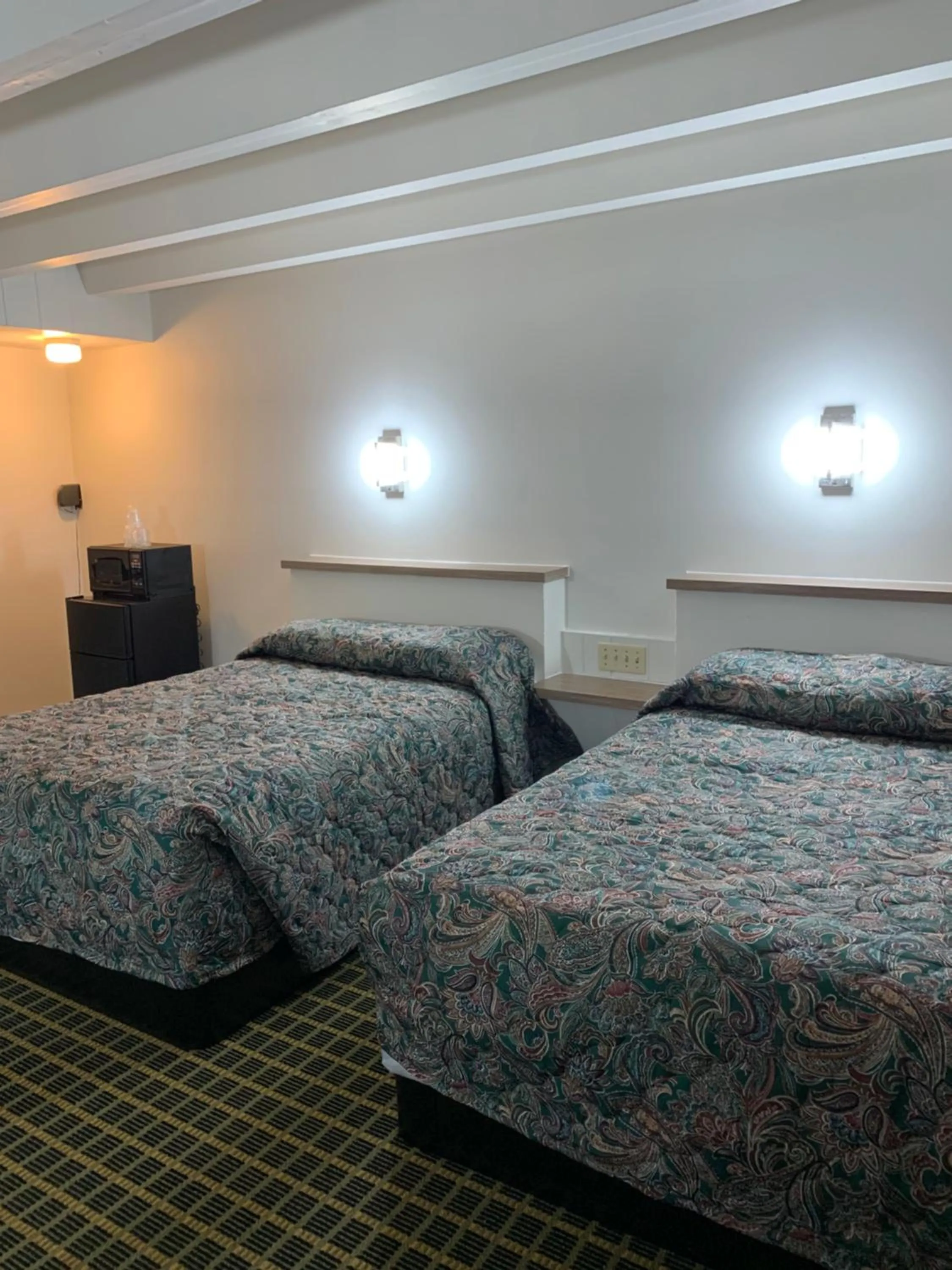 Bed in Boone trail inn