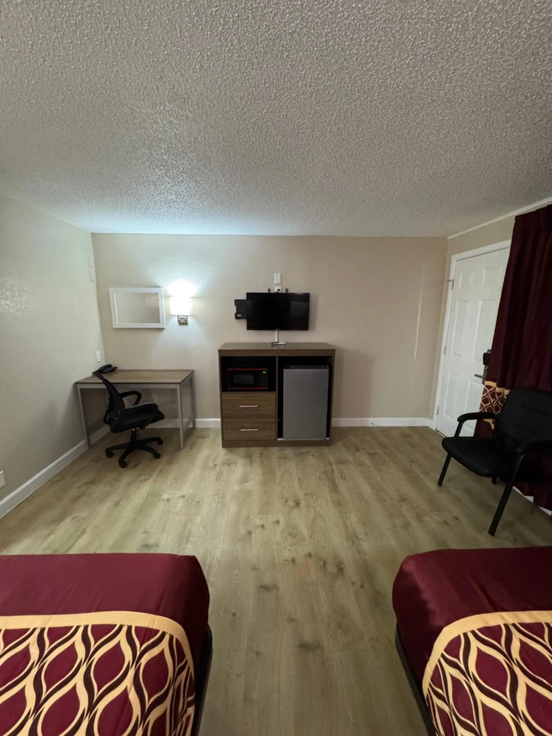 Bed in Boone trail inn