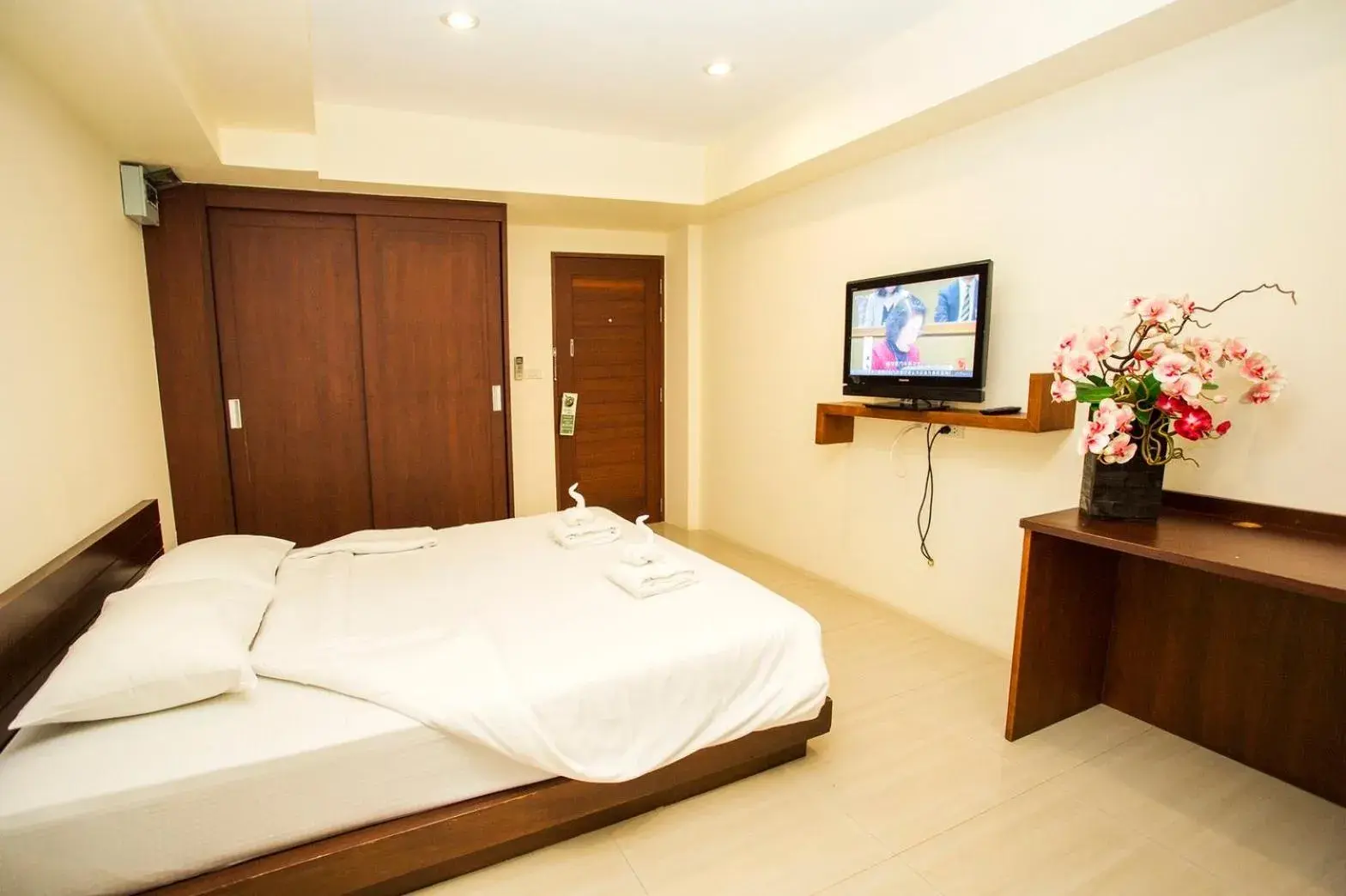 Bed in The Loft Resort Bangkok
