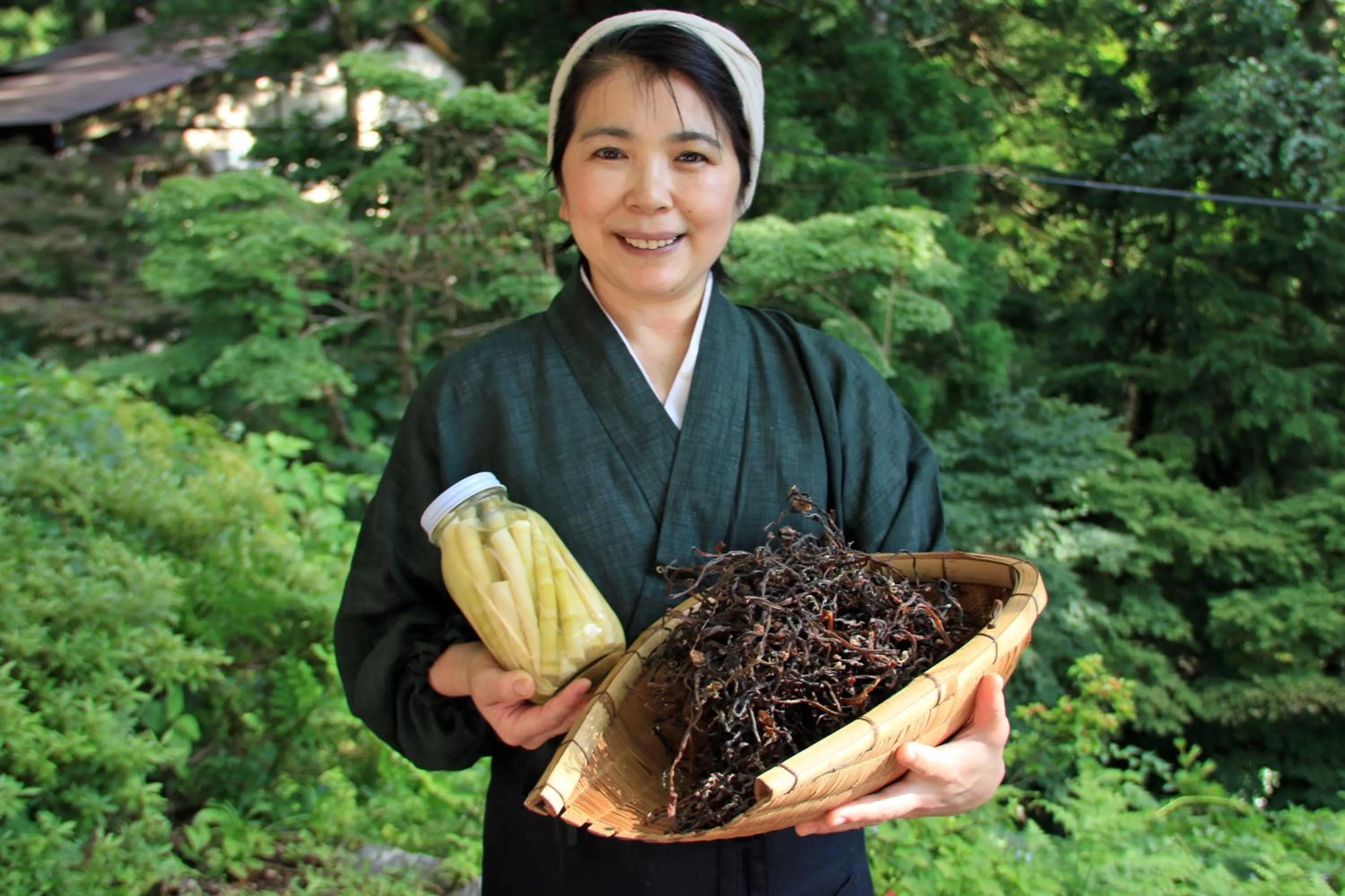 People in Shukubo Kansho-in Temple Sanrakuso
