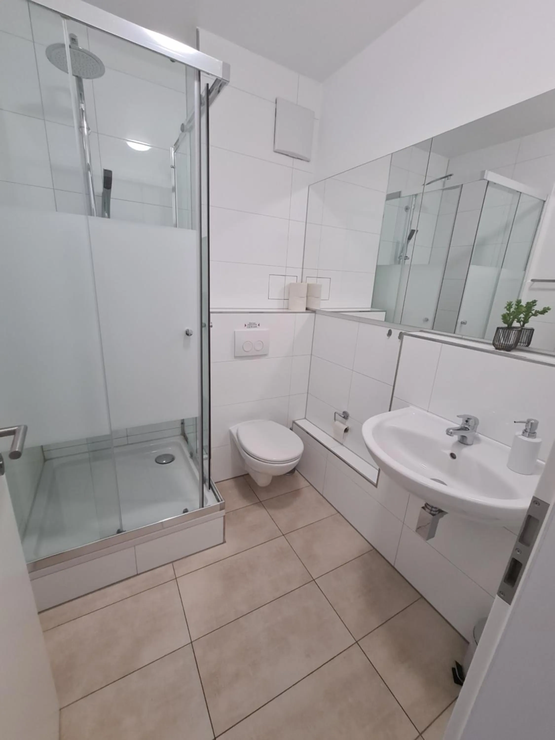 Shower in Pension Zwei A