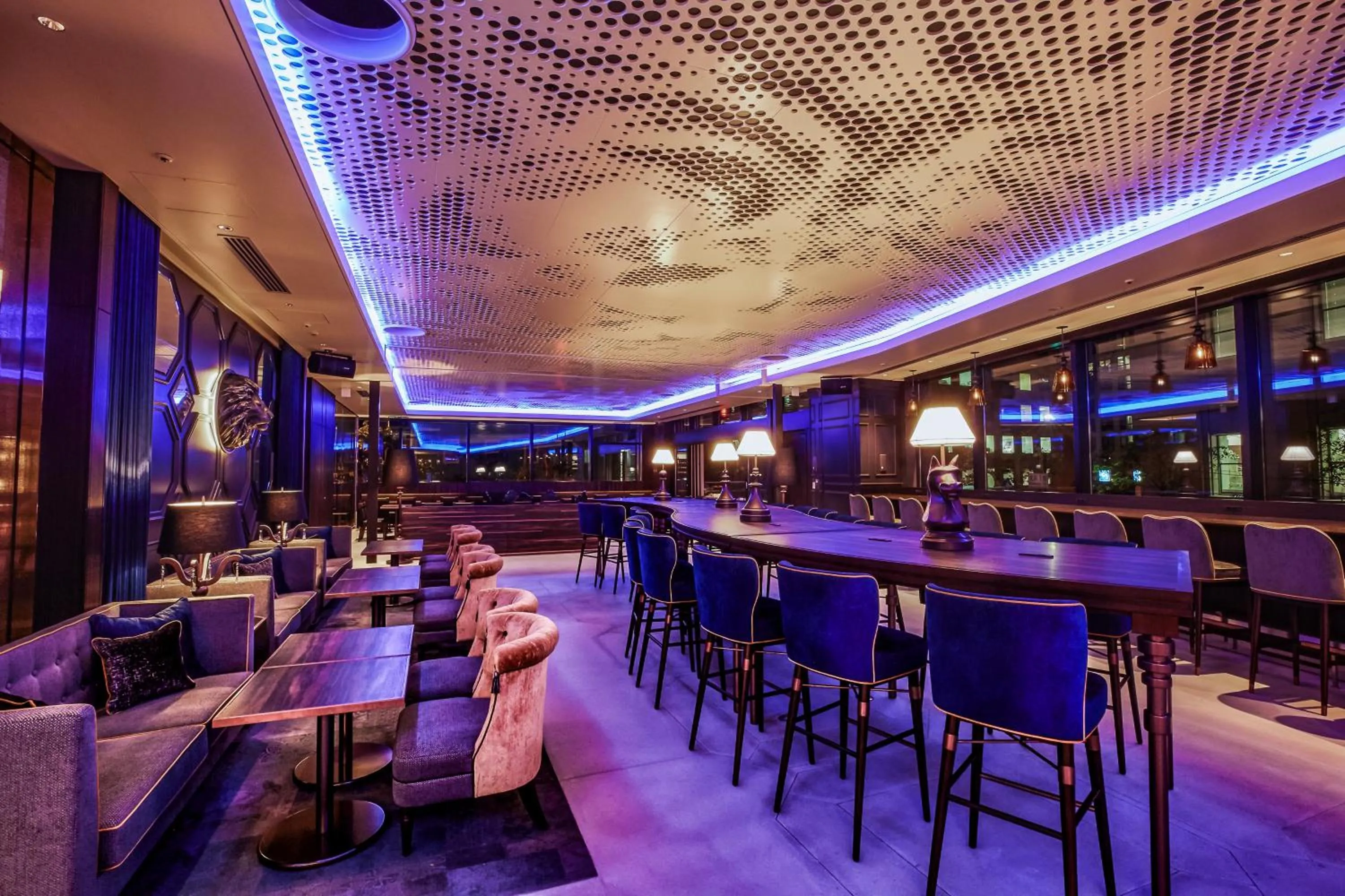 Nightclub / DJ in The Royal Park Canvas - Osaka Kitahama