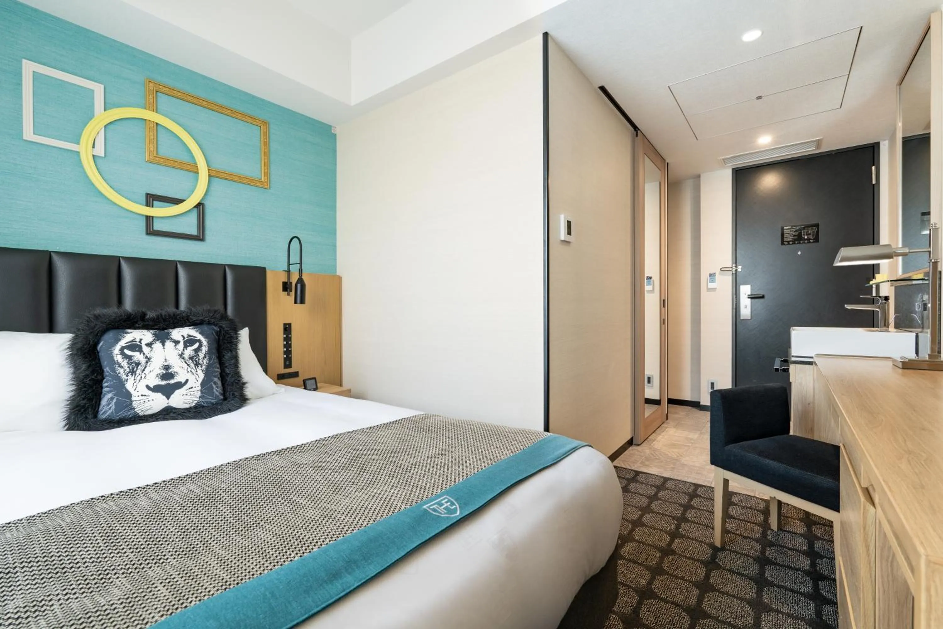 Photo of the whole room, Bed in The Royal Park Canvas - Osaka Kitahama