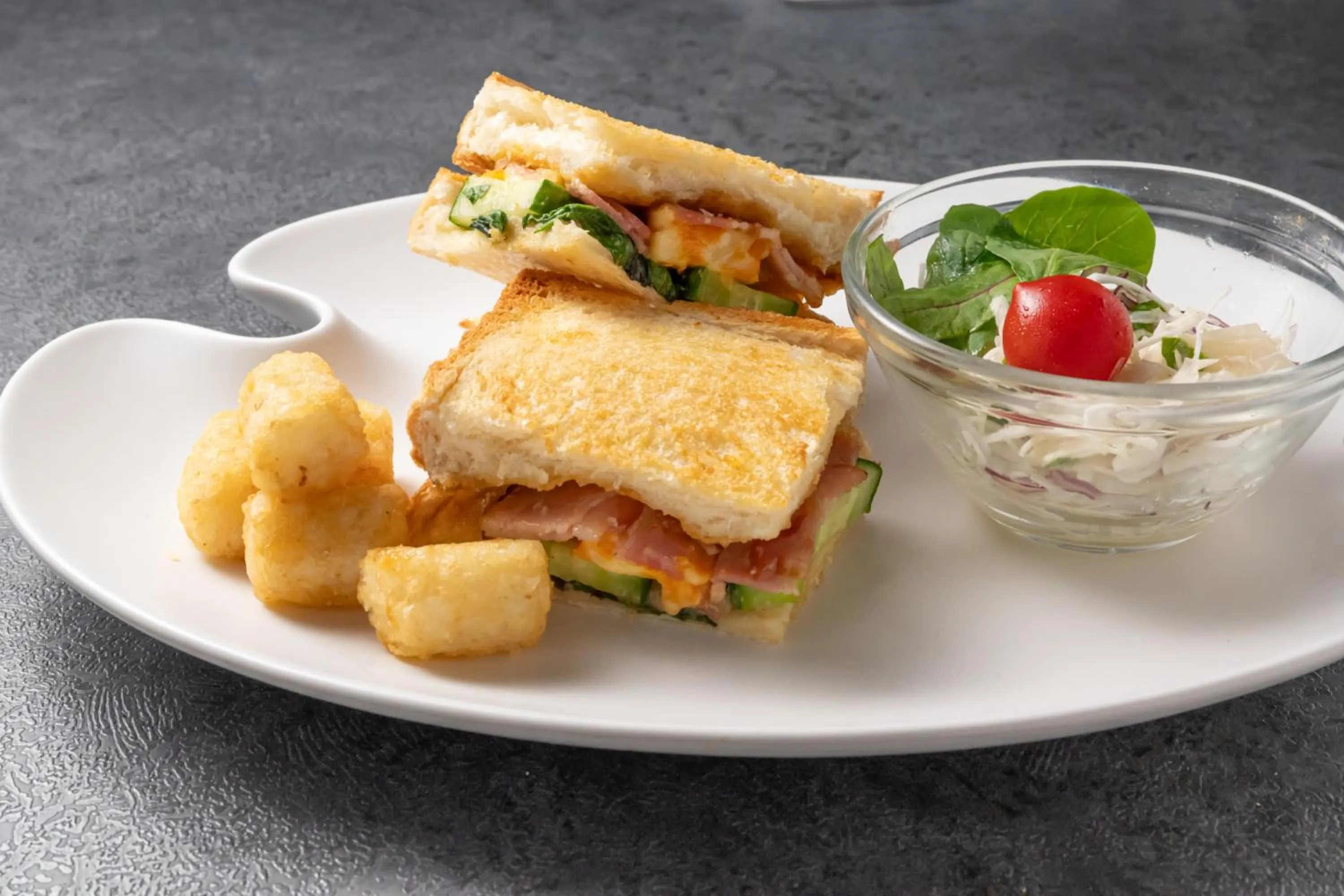 Lounge or bar in The Royal Park Canvas - Osaka Kitahama