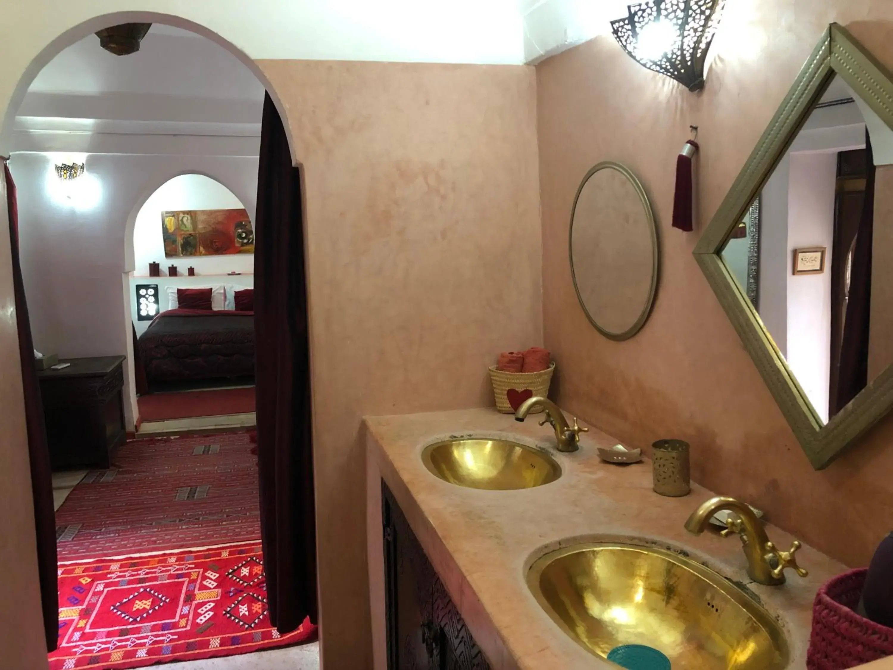 Bedroom, Bathroom in Riad Alamine