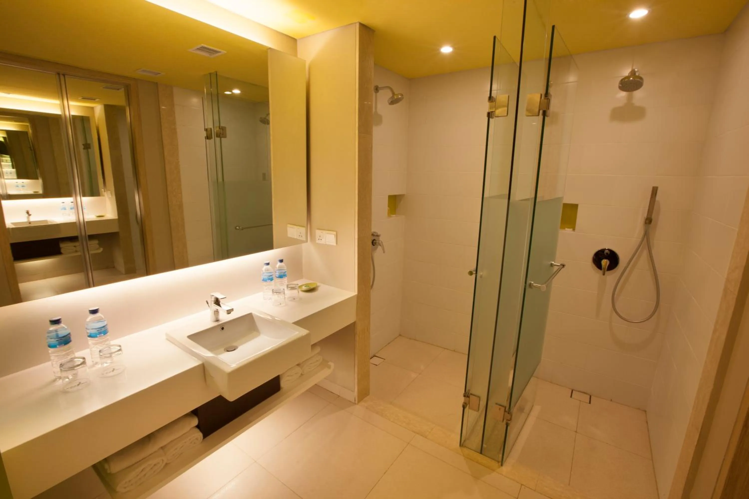 Bathroom in Bintang Kuta Hotel