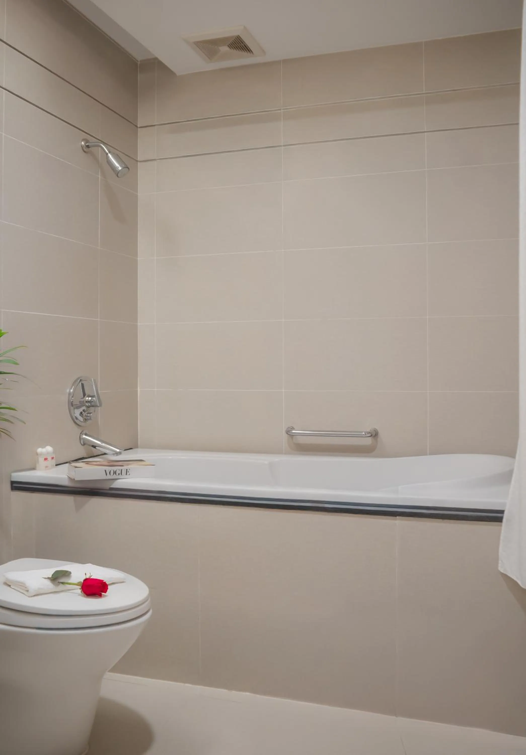 Shower in Nhi Phi Hotel