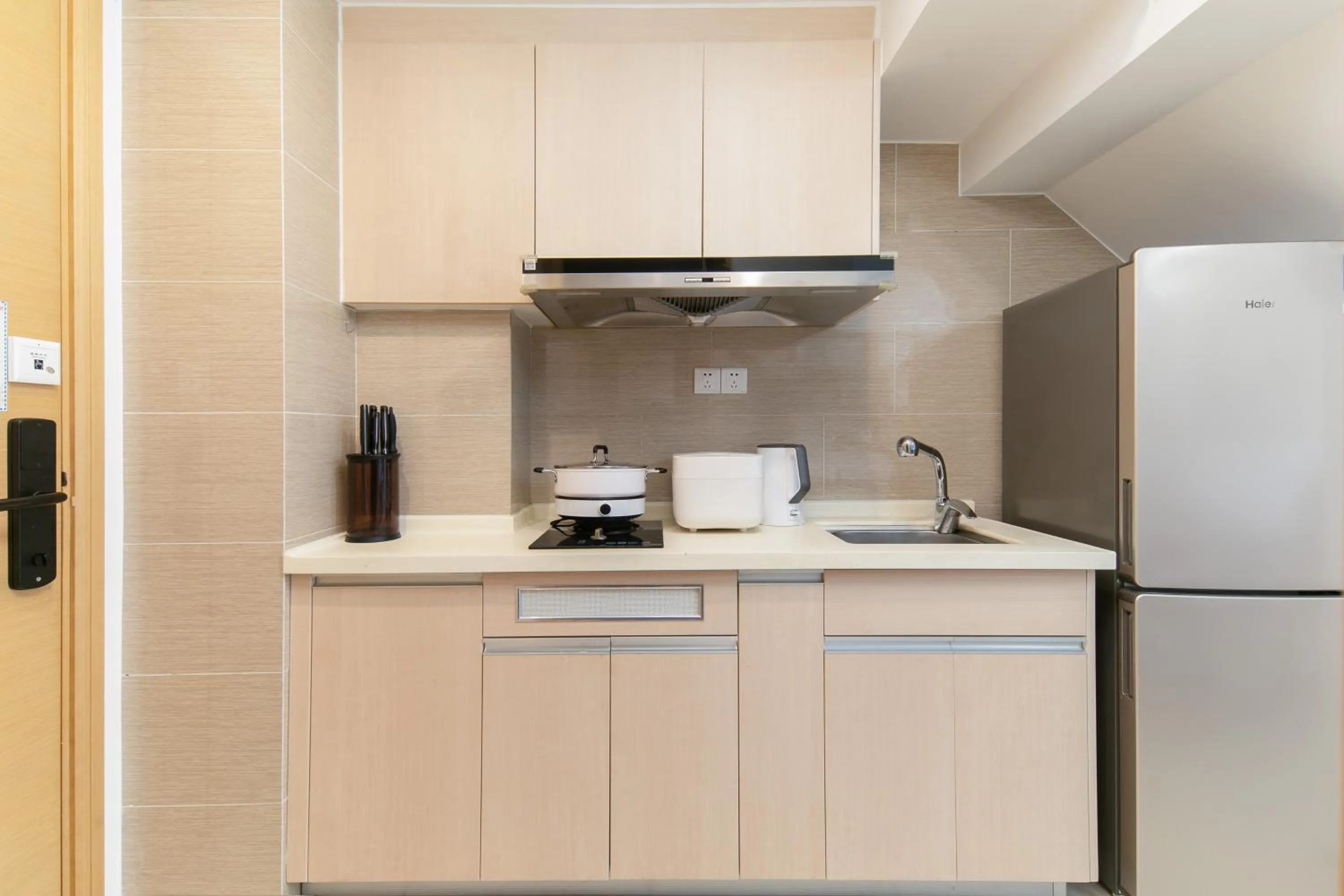 Kitchen or kitchenette in Neal Yat Seaview Apartment Haitang Bay Sanya